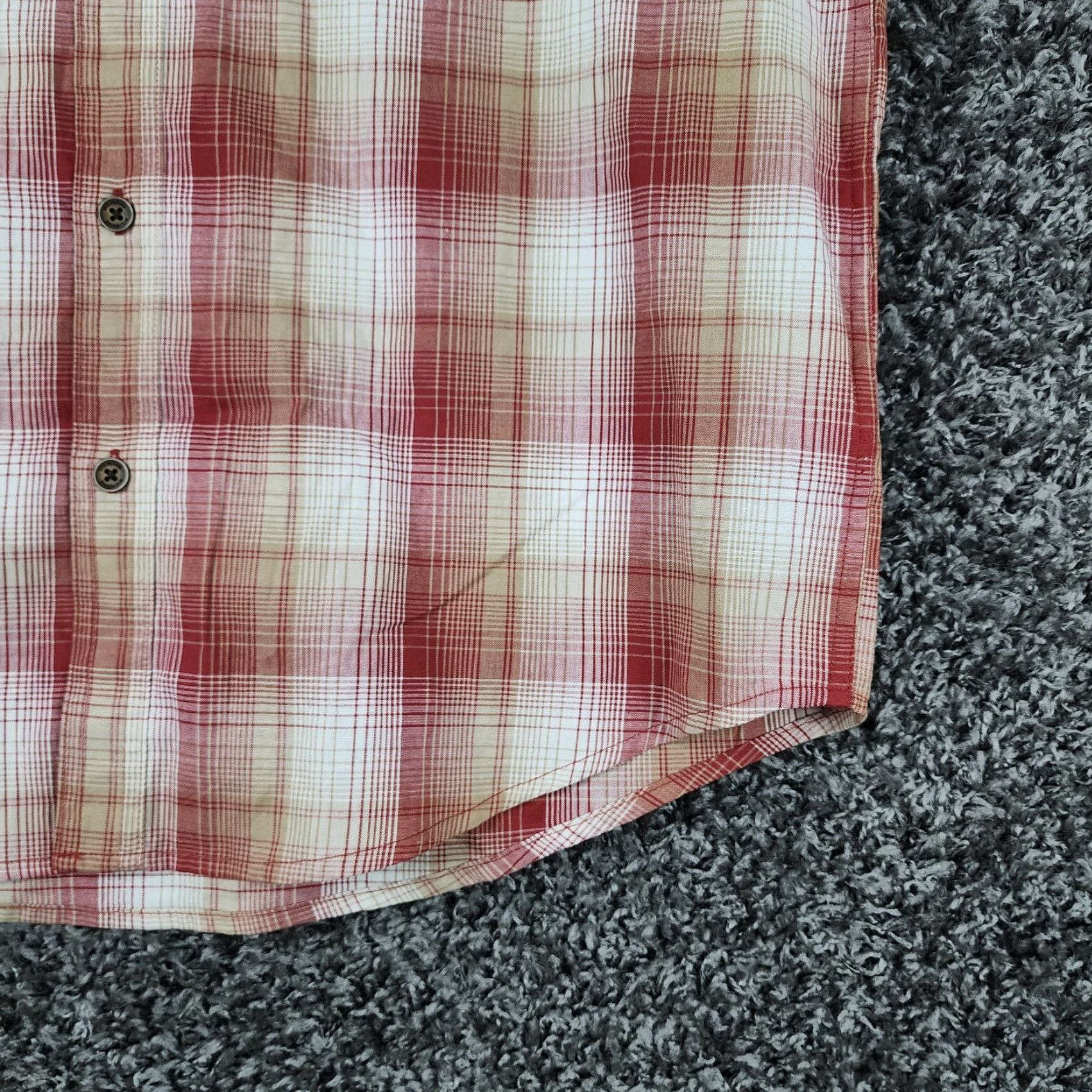 Vintage VINTAGE Wolverine Men's Short Sleeve Shirt L Red Plaid Cotton 90s Button-Up Mens Size US 33 - 2 Thumbnail