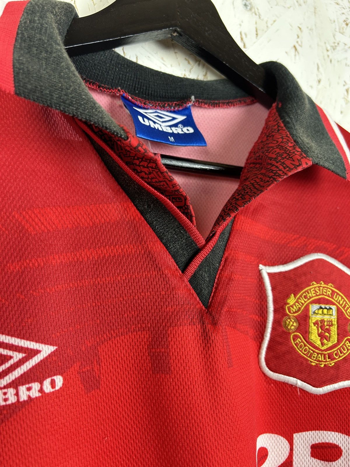 Umbro 90s Umbro Manchester United 1994/95/96 #11 Giggs Home Jersey Size US M / EU 48-50 / 2 - 6 Thumbnail