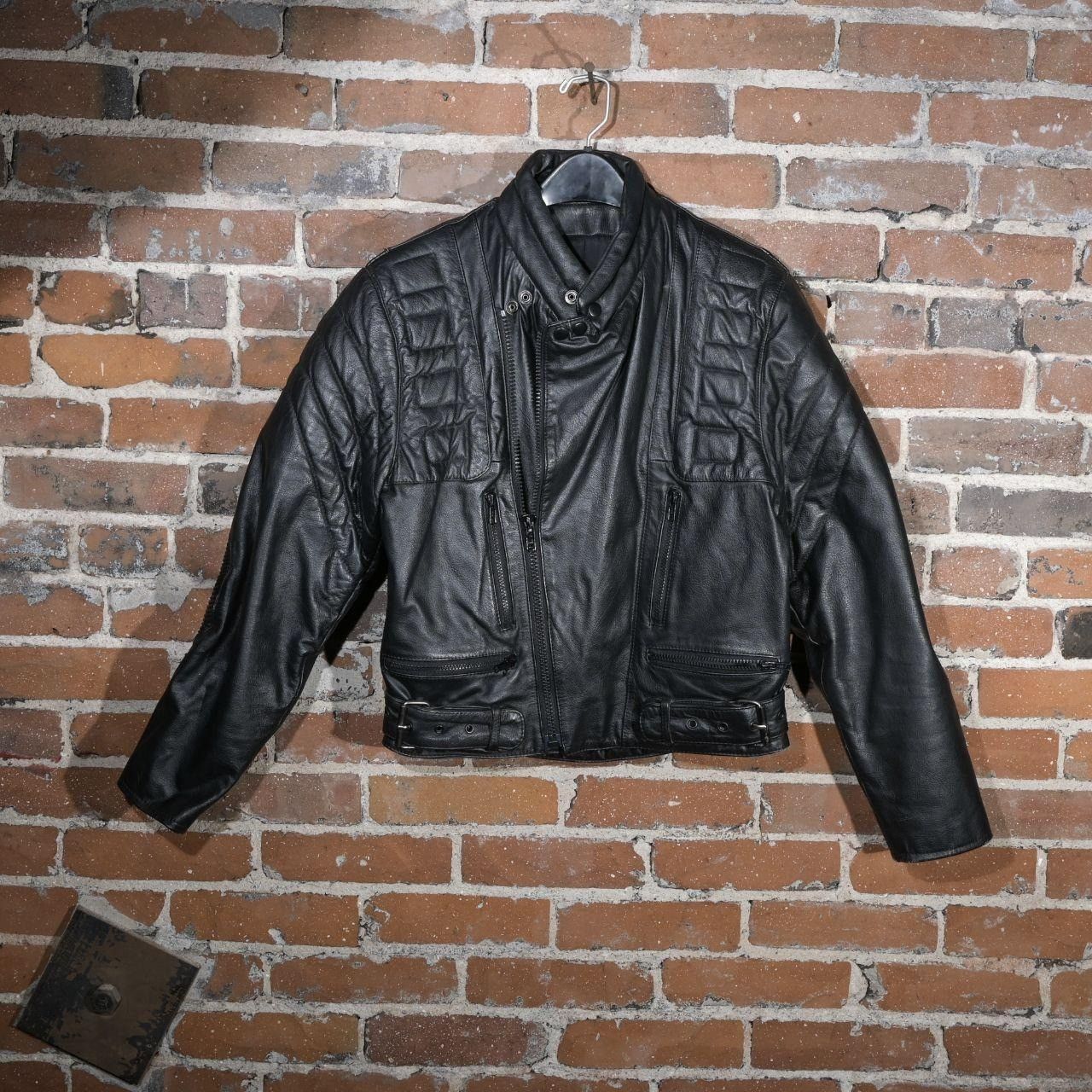 Vintage Vintage 80s Black Leather Moto Jacket Padded Quilt Lined Caf Size US S / EU 44-46 / 1 - 2 Thumbnail