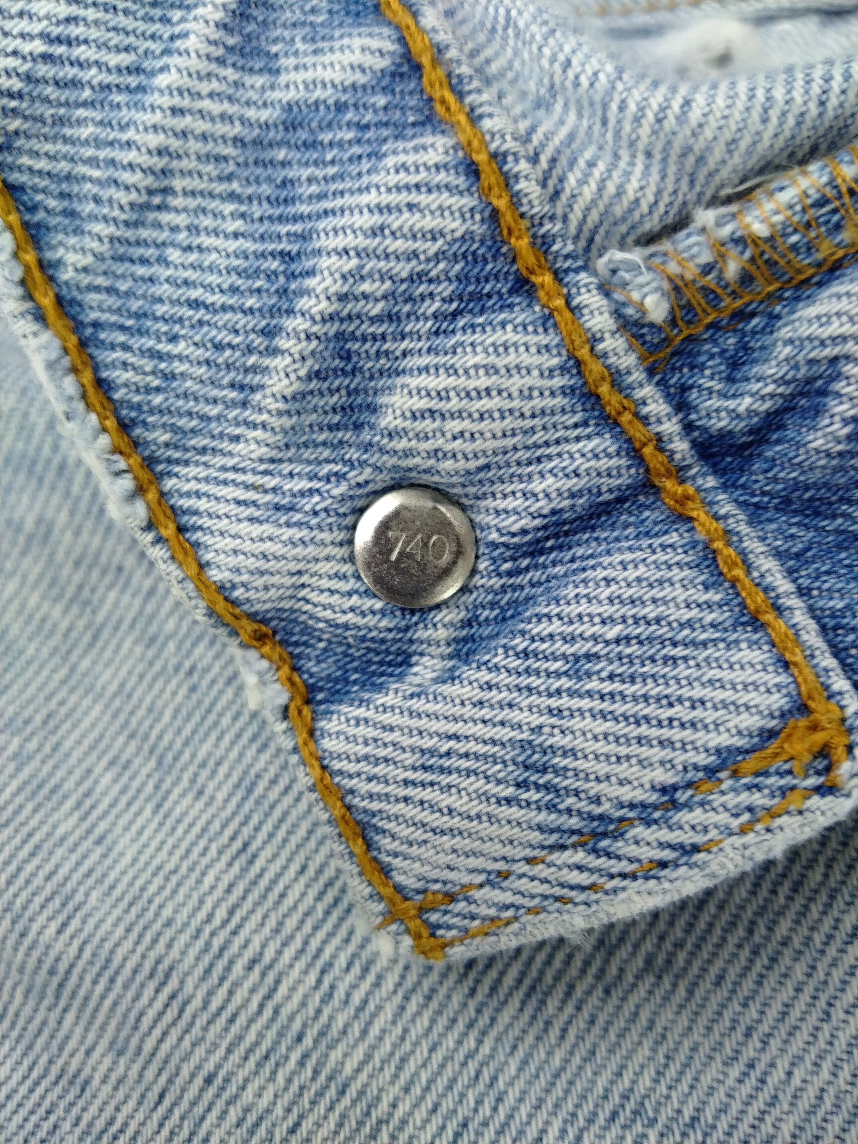 Levi's Light Wash Vintage Levi's 550 Relaxed Fit Denim 33x31 -JN487 Size US 33 - 9 Thumbnail