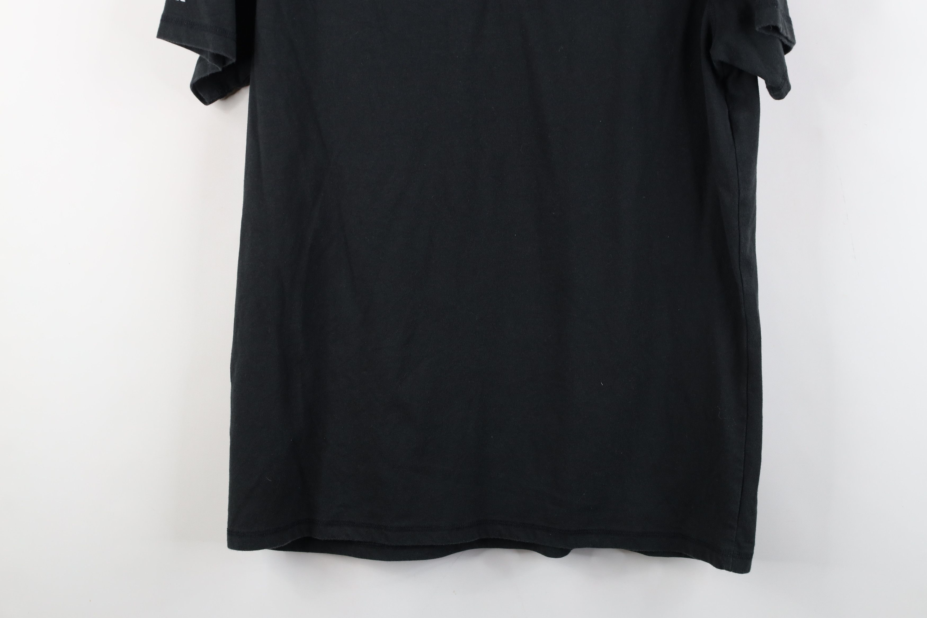 Carhartt Vintage Y2K Carhartt Spell Out Pocket T-Shirt Black Workwear Size US M / EU 48-50 / 2 - 14 Thumbnail