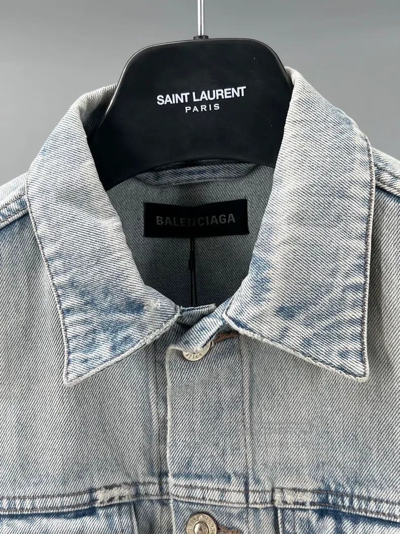 Balenciaga Balenciaga Women's Blue Washed Rhinestone Logo Denim Jacke Size XXS / US 00 / IT 34 - 3 Thumbnail