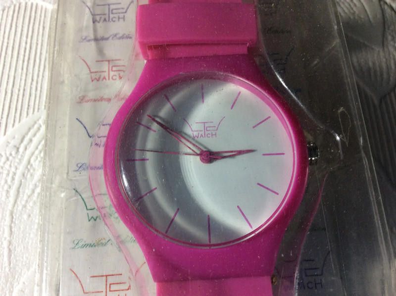 Designer LTd white Unisex dial pink plastic strap watch Size ONE SIZE - 1 Thumbnail