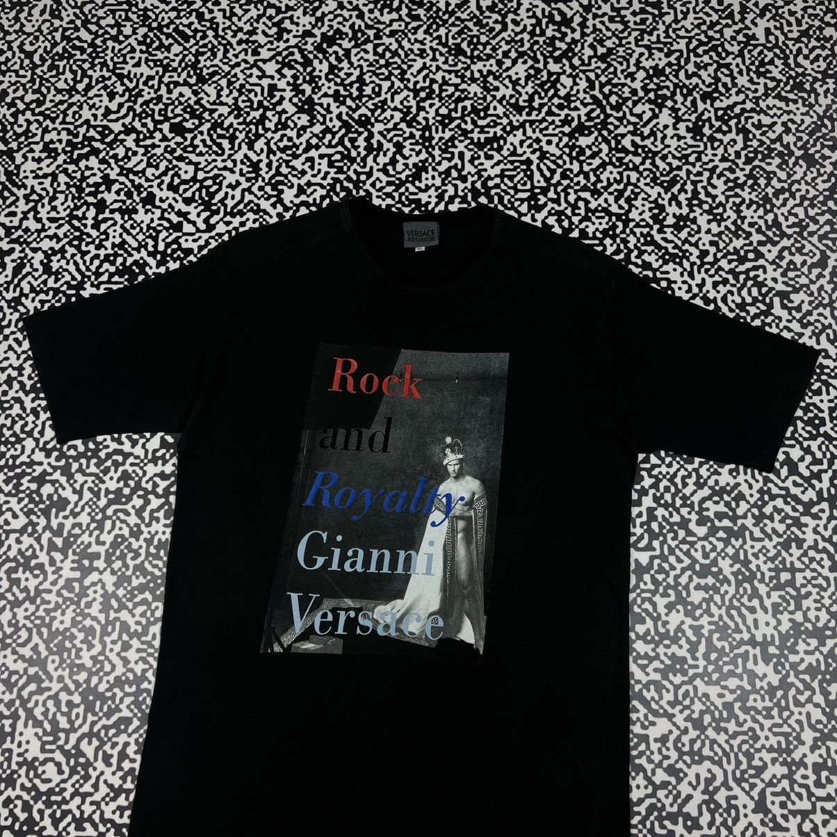 Versace RARE 90s Versace Bruce Weber Rock & Royalty Luxury T-shirt Size US XL / EU 56 / 4 - 4 Thumbnail