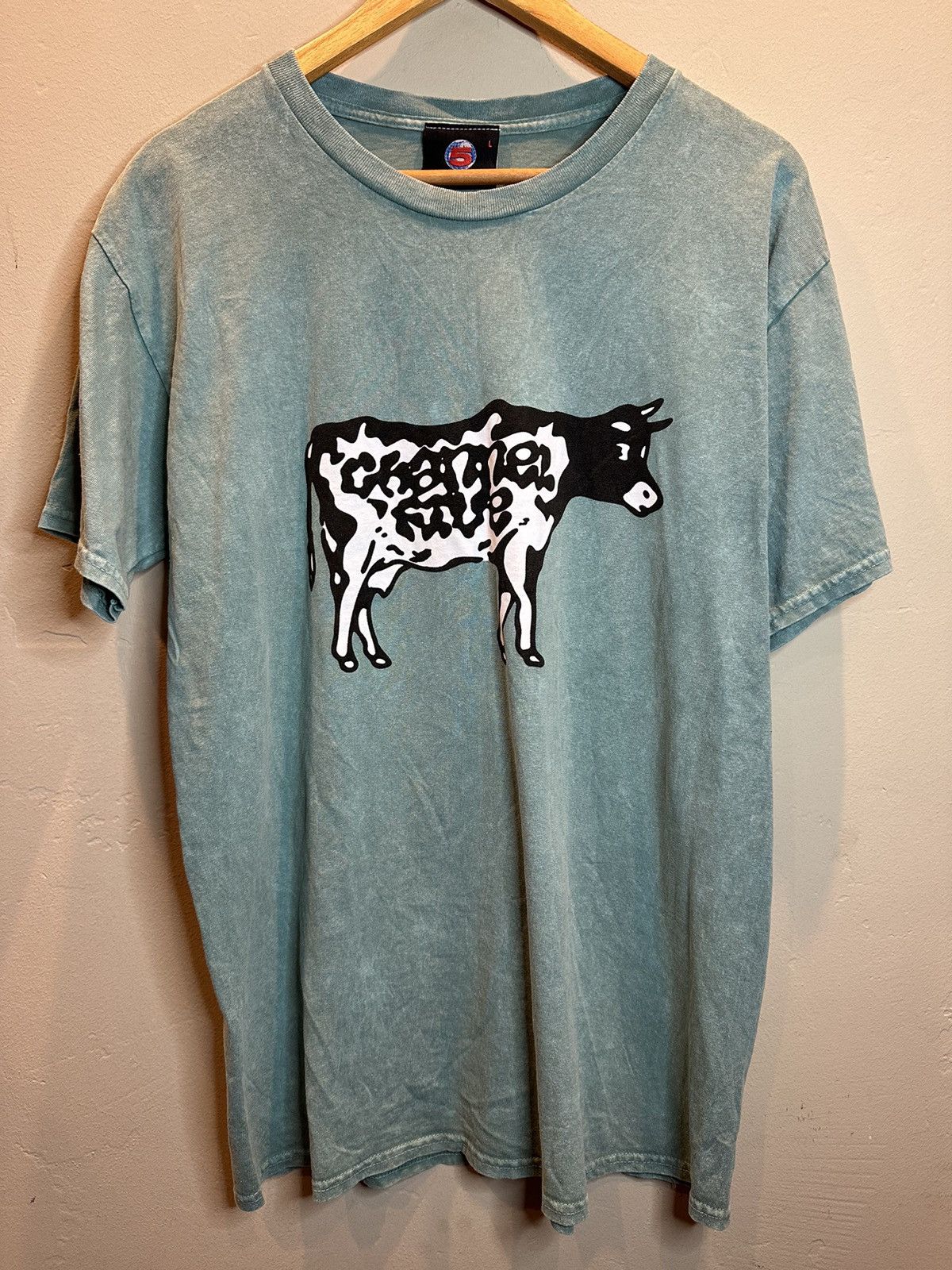image of Channel 5 Andrew Callaghan Cow Art T-Shirt - Large in Sage, Men's
