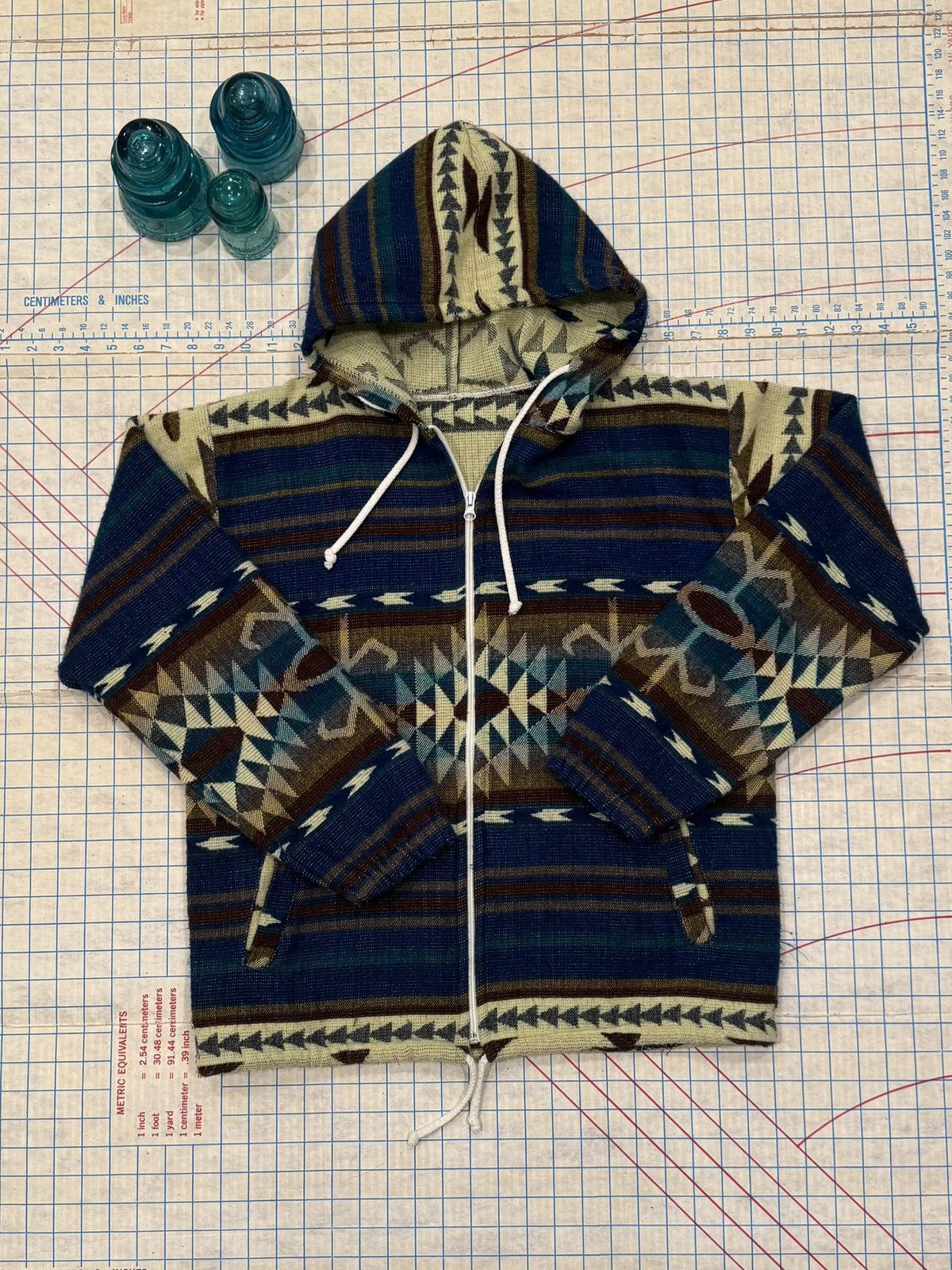 Vintage Vintage Unbranded Patterned Full Zip Hoodie Fits Mens Medium Size US M / EU 48-50 / 2 - 3 Thumbnail
