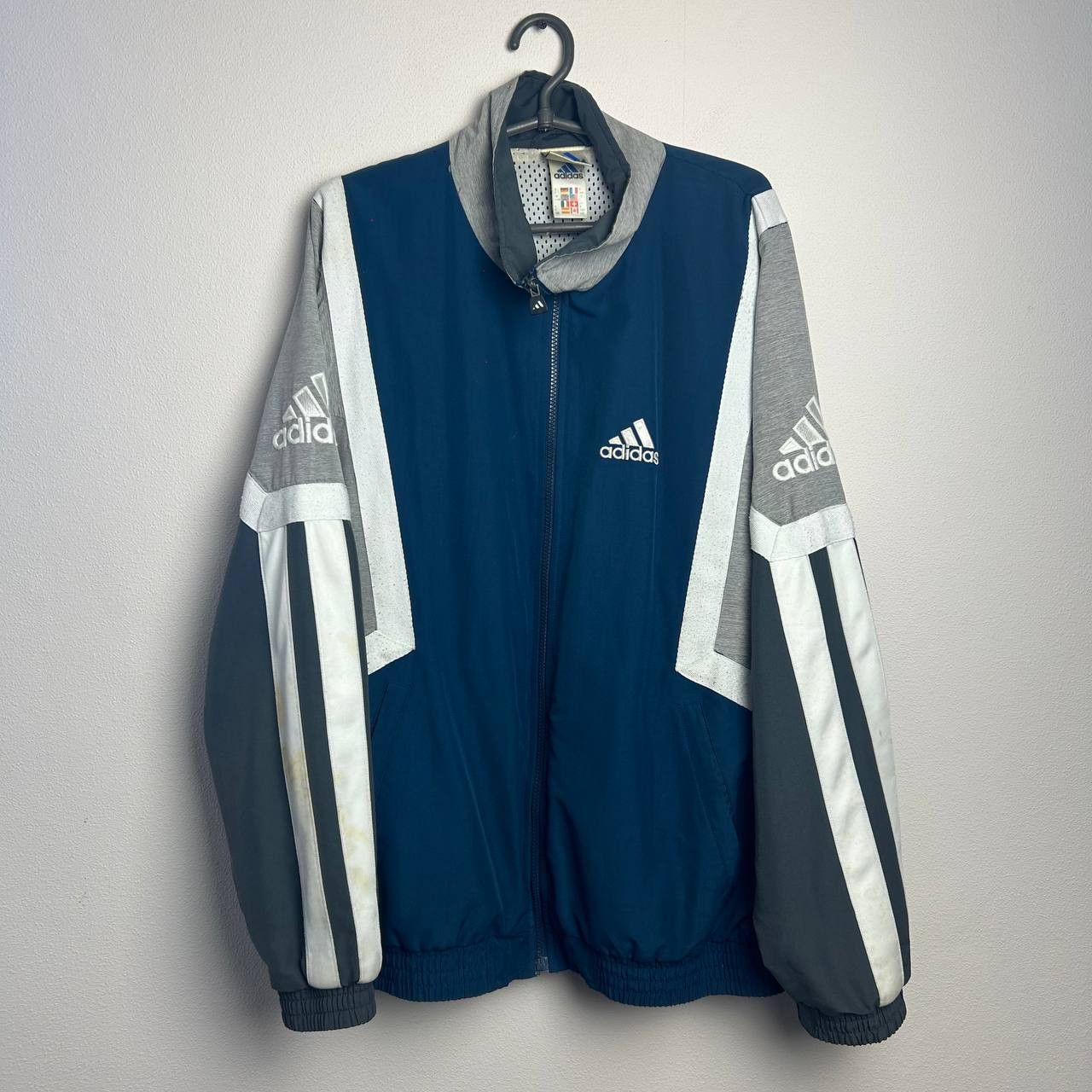 Adidas Vintage Adidas Small logo 90s streetwear bomber Size US L / EU 52-54 / 3 - 1 Thumbnail