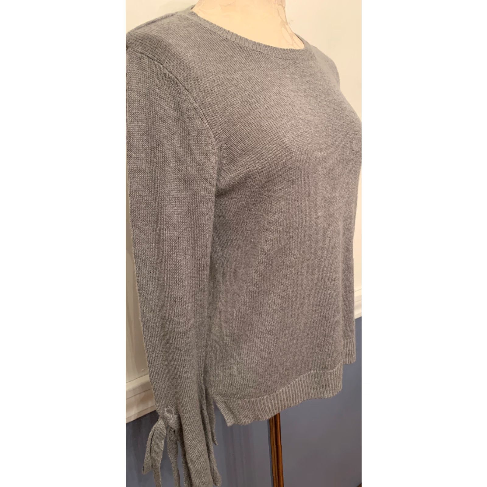 Mossimo VINTAGE Mossimo Small Women's Pullover Shirt 60% nylon 35% viscose 5% cashmere Tie Sleeve Gray Sweater Size S / US 4 / IT 40 - 2 Thumbnail