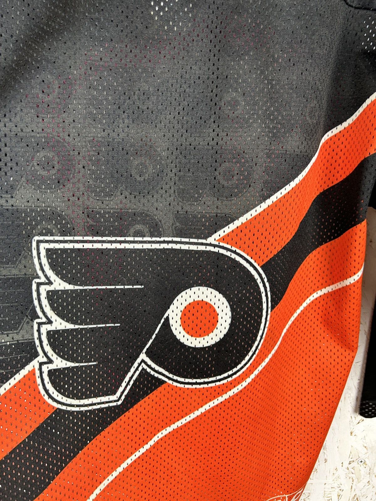 Ccm 90s CCM Philadelphia Flyers AOP NHL Hockey Jersey Size S Size US S / EU 44-46 / 1 - 5 Thumbnail