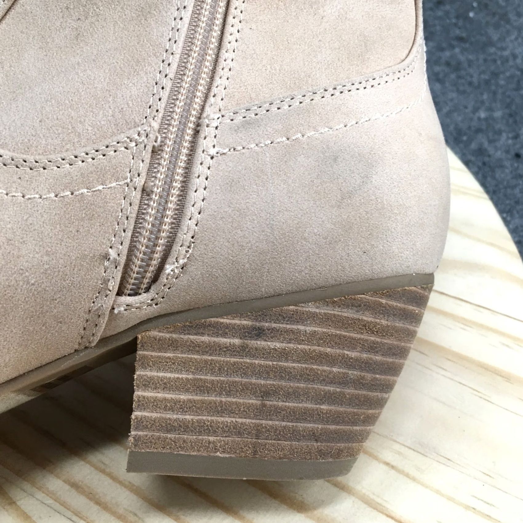 Dolce Vita DV Dolce Vita Perdue Boots Women 9 Tan Suede Side Zip Ankle Bootie Western Style Size US 9 / IT 39 - 6 Thumbnail