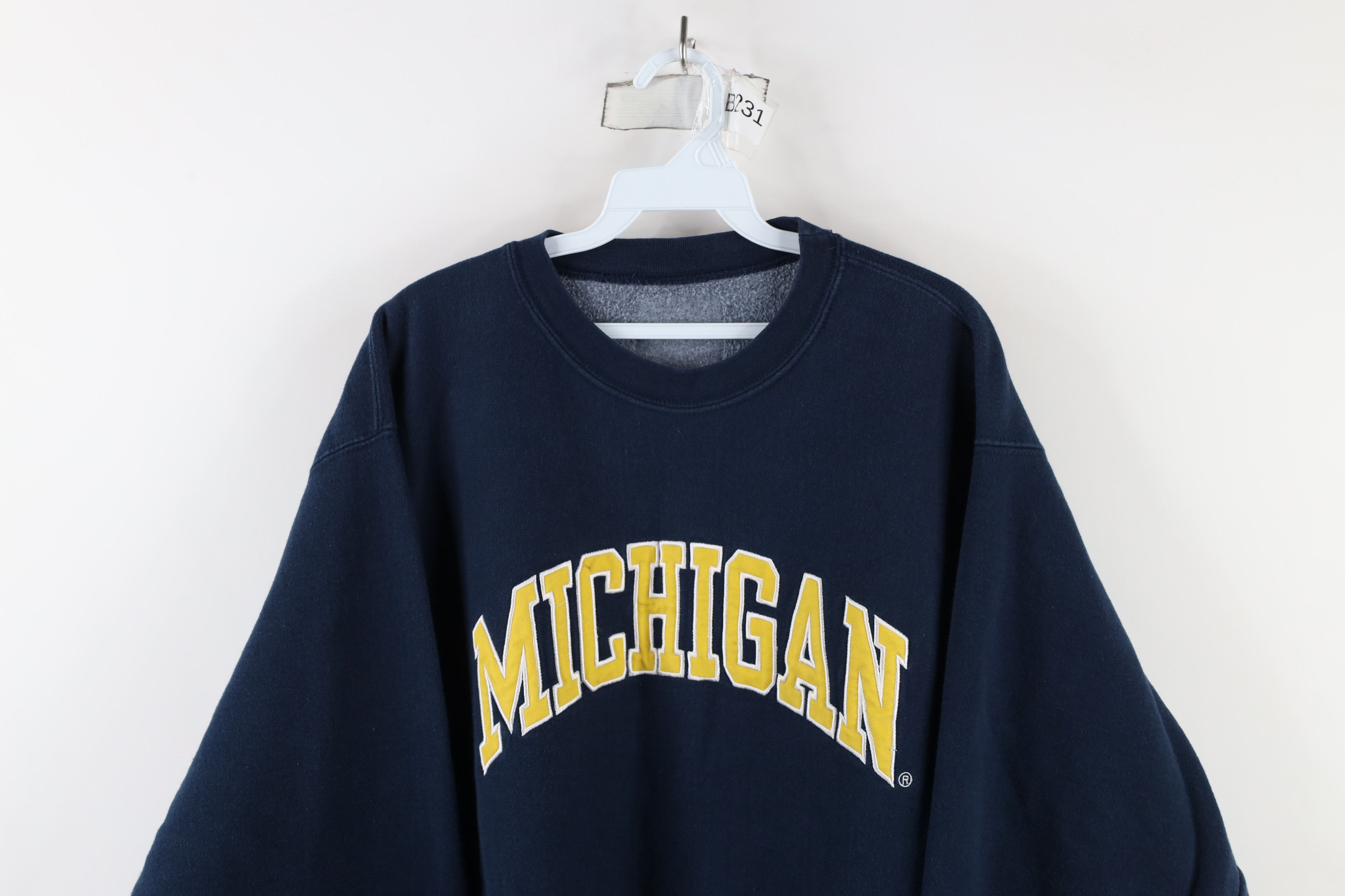 Vintage Vintage 90s Faded University of Michigan Crewneck Sweatshirt Size US L / EU 52-54 / 3 - 2 Thumbnail