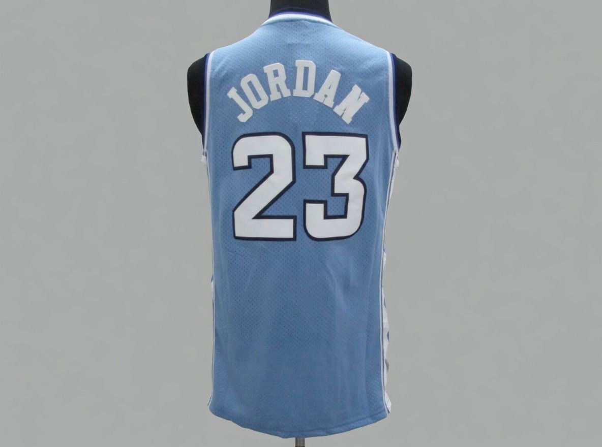 NBA Retrò Maglia Basket - Michael Jordan UNC Tar Heels - M Size US M / EU 48-50 / 2 - 4 Thumbnail