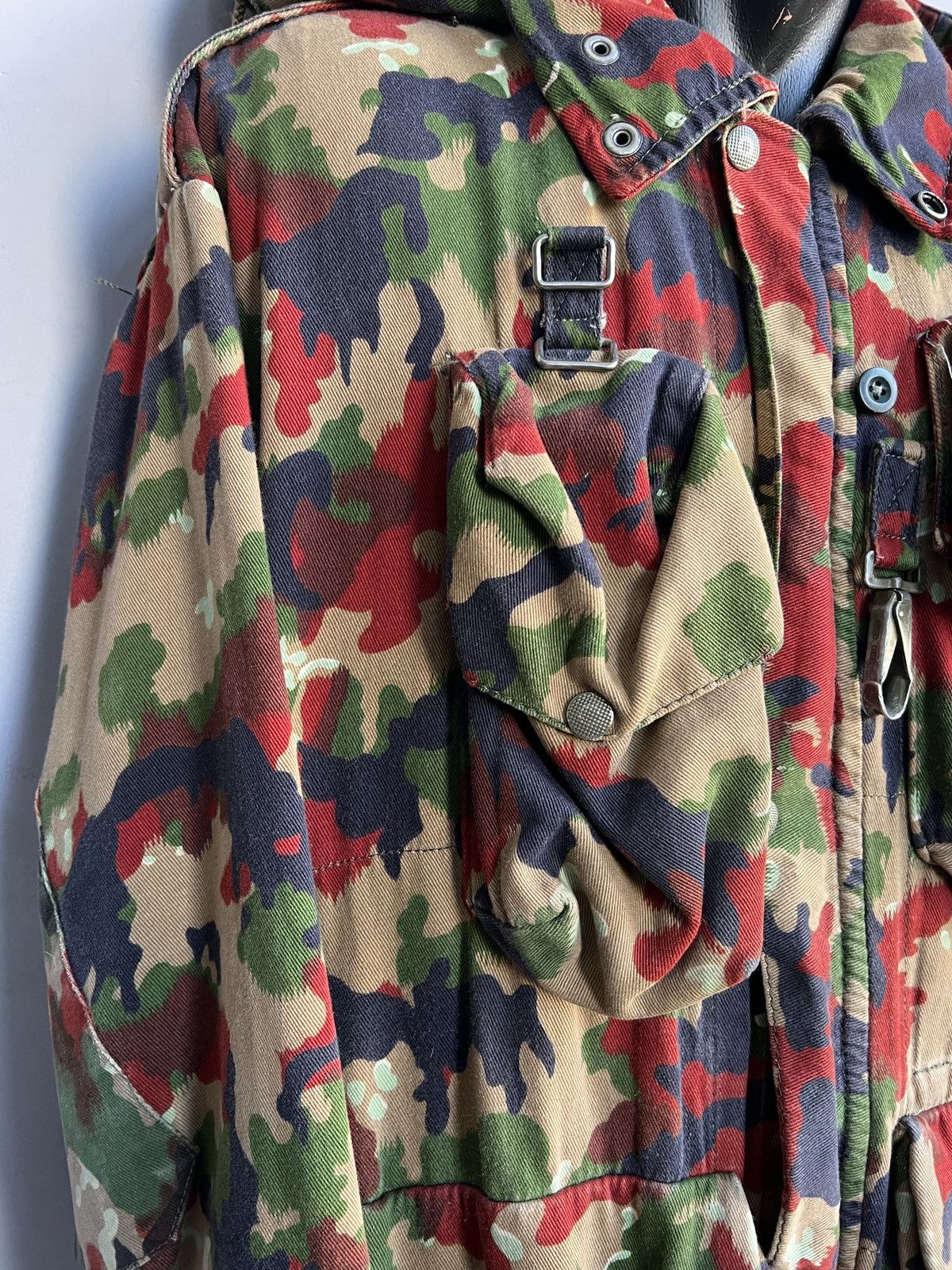 Japanese Brand Multi Camo Military Hooded swiss military Pharell williams Size US M / EU 48-50 / 2 - 7 Thumbnail