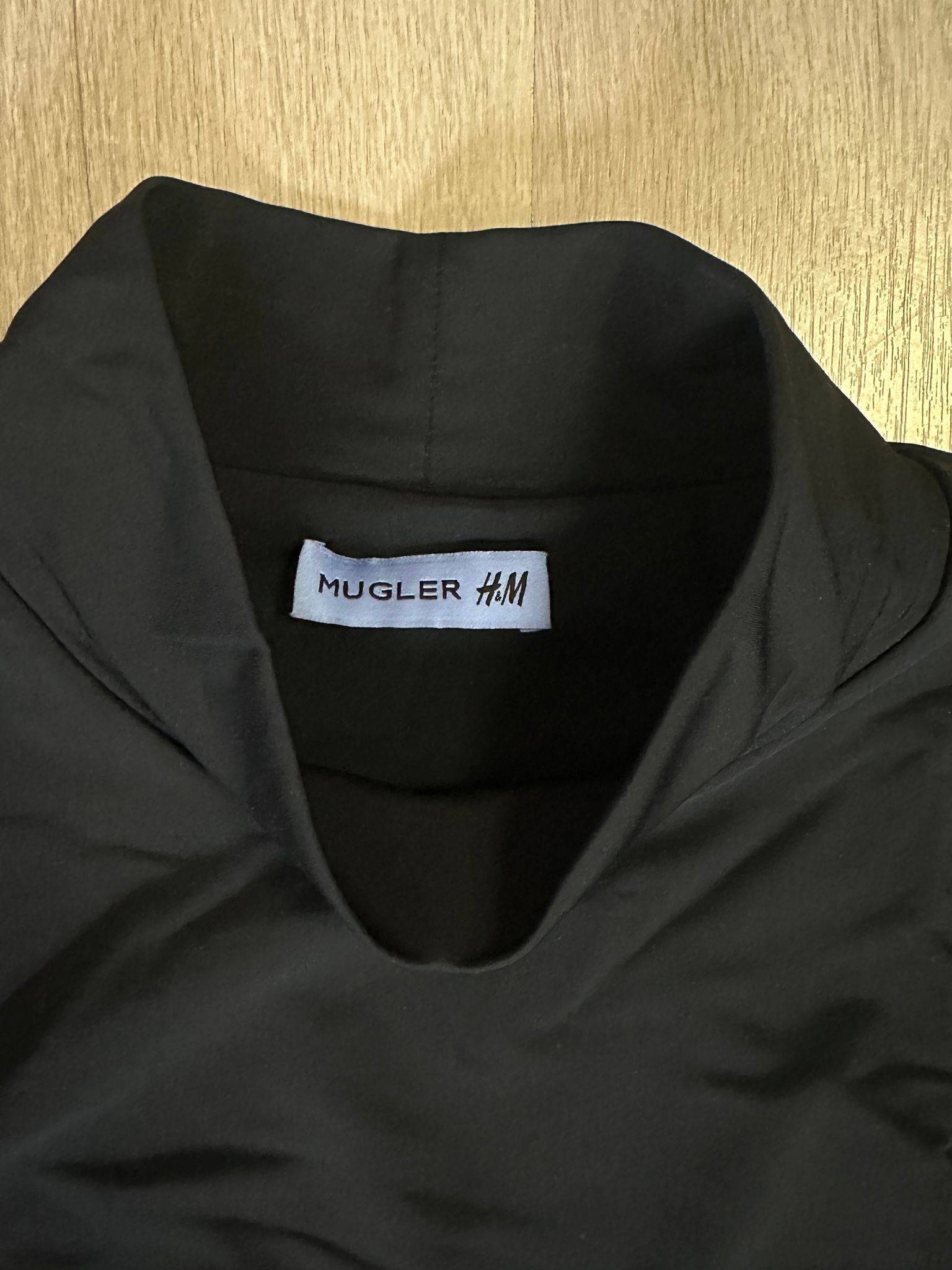 H&M × Mugler H&M x Mugler L/S Jersey Cut-Out Size US L / EU 52-54 / 3 - 3 Thumbnail