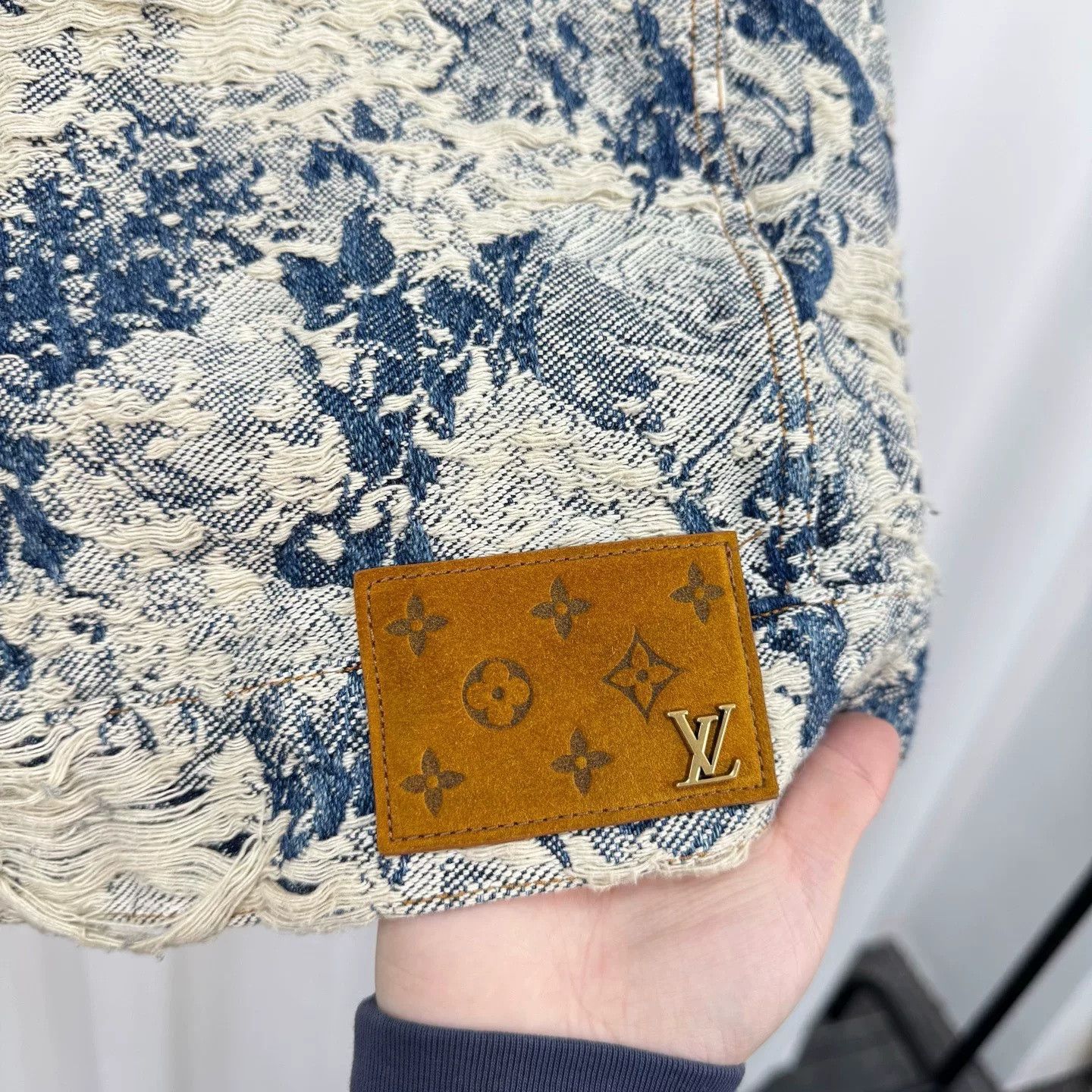 Louis Vuitton Louis Vuitton Distressed Floral Denim Jacket Size US L / EU 52-54 / 3 - 5 Thumbnail