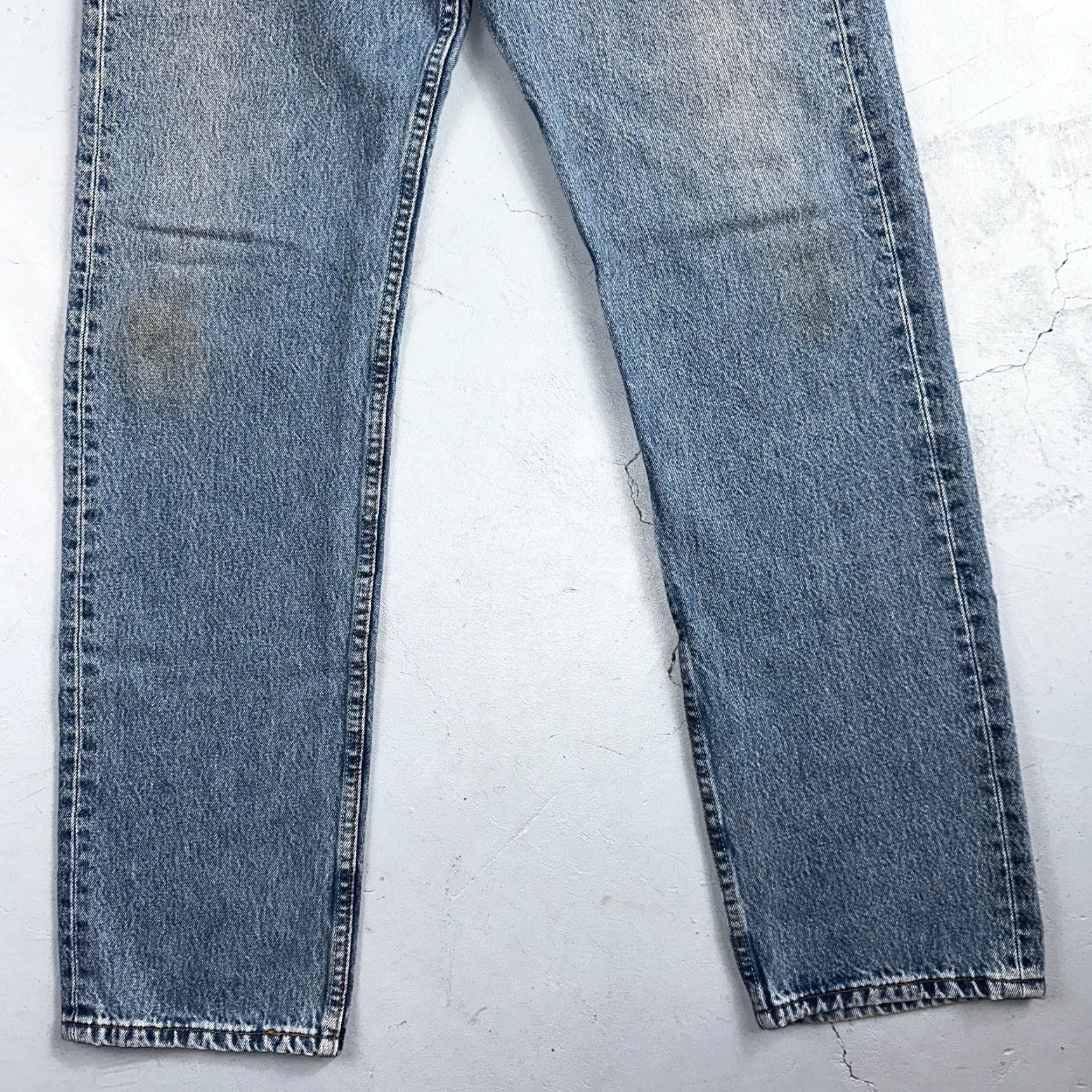 Levi's VINTAGE Levi's 501 Jeans 34x36 Blue Light Wash 90s Straight Male Mens Levi'S 501 Series 501 Model 501 Size US 34 / EU 50 - 3 Thumbnail