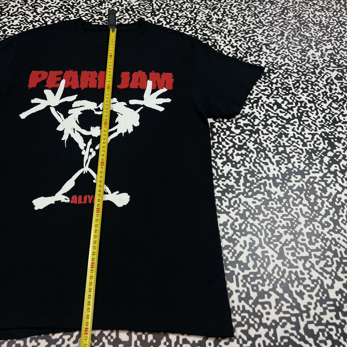 Band Tees Vintage Y2K Pearl Jam Alive Band Rock Tour T-shirt 90s Style Size US M / EU 48-50 / 2 - 12 Thumbnail