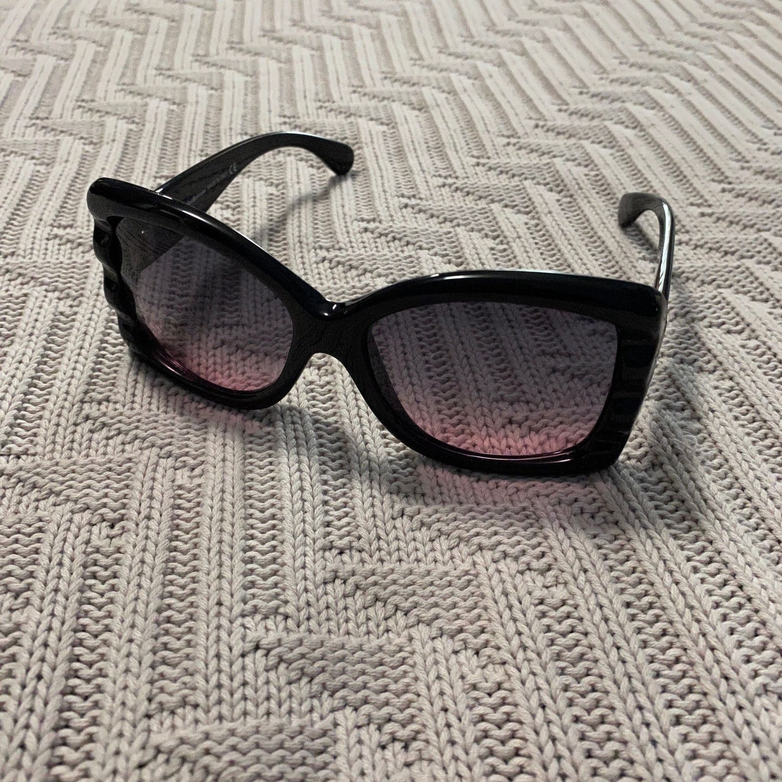 John Galliano John Galliano black frame purple lens sunglasses Size ONE SIZE - 1 Thumbnail