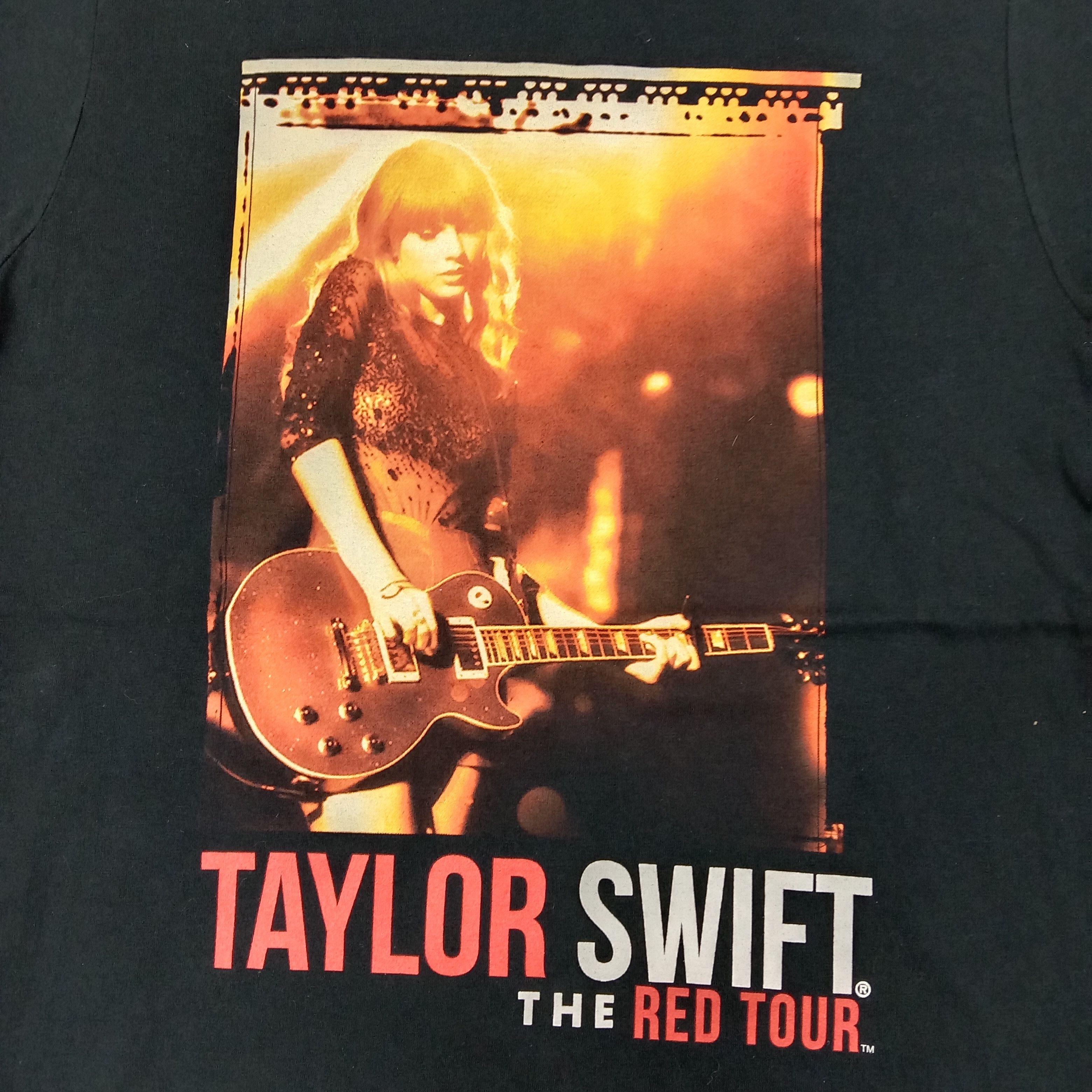 Band Tees Taylor Swift The Red Solo Singer Tour Tshirt C259N53 Size US S / EU 44-46 / 1 - 2 Thumbnail