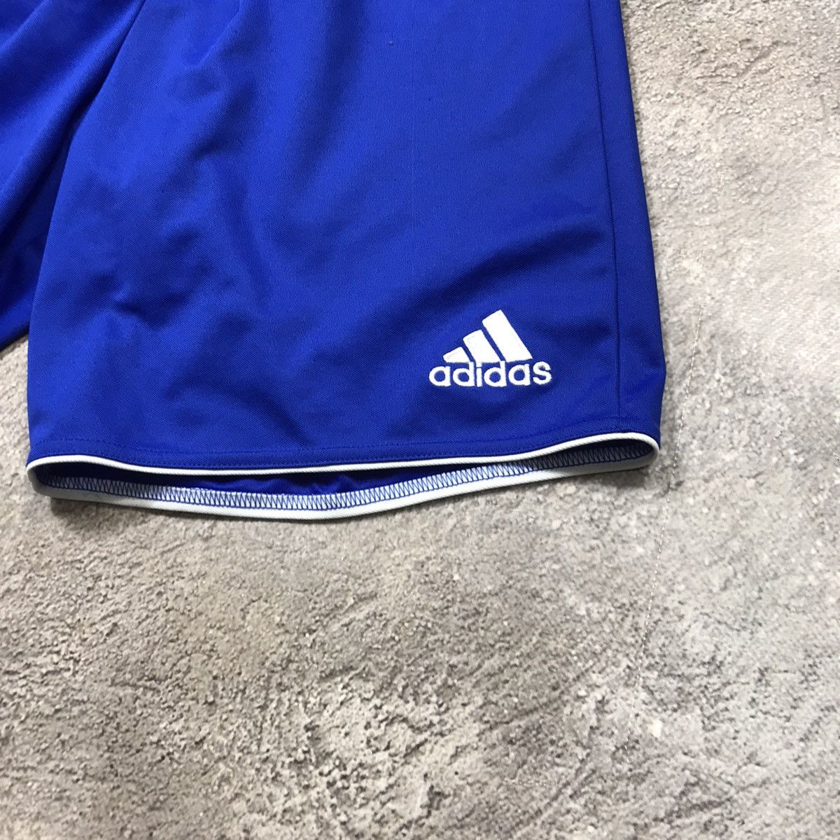 Vintage Vintage Adidas Shorts Y2K Streetwear Skate Blue Relaxed 28 Size US 28 / EU 44 - 2 Thumbnail