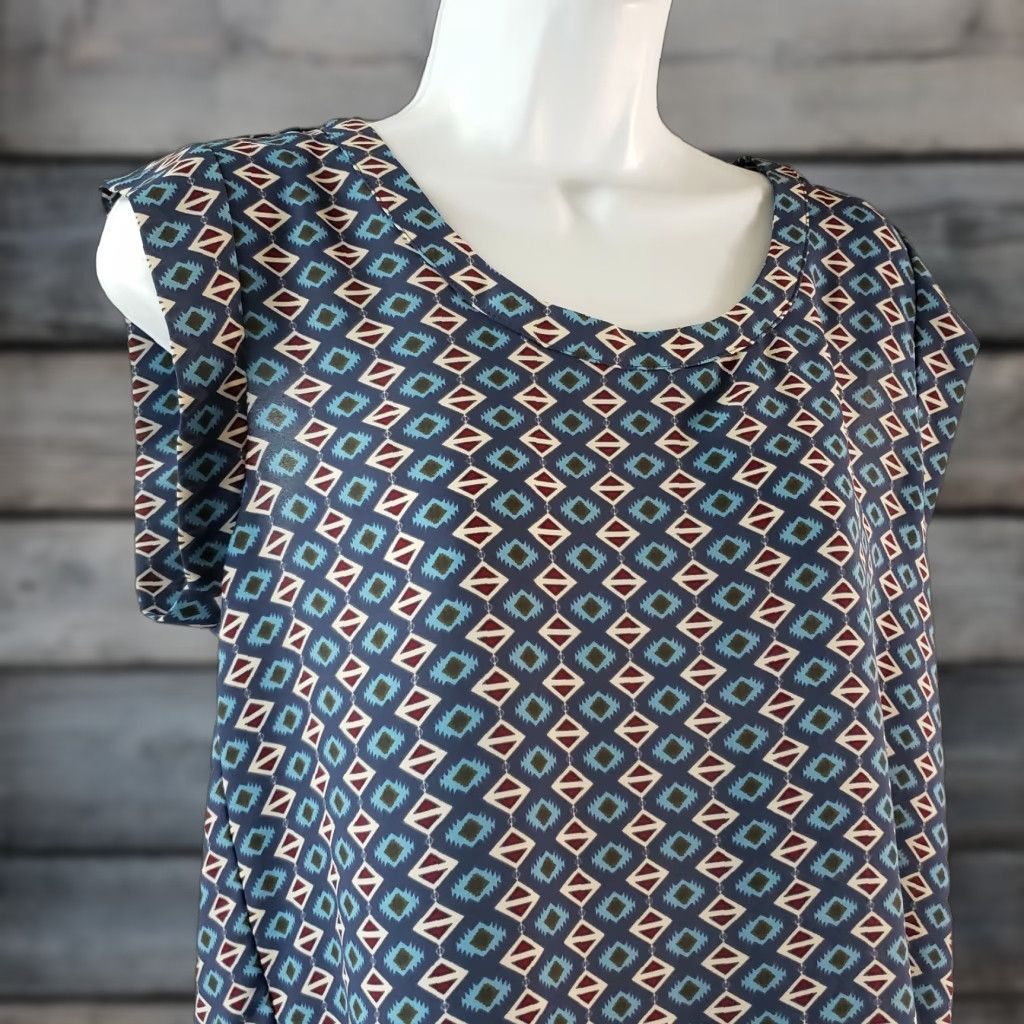 Vintage Pleione Blouse S Blue Geometric Sleeveless Womens Small Sleeveless Blue Geometric Blouse Womens S Pleione Blue Geometric Sleeveless Blouse Size S / US 4 / IT 40 - 1 Thumbnail