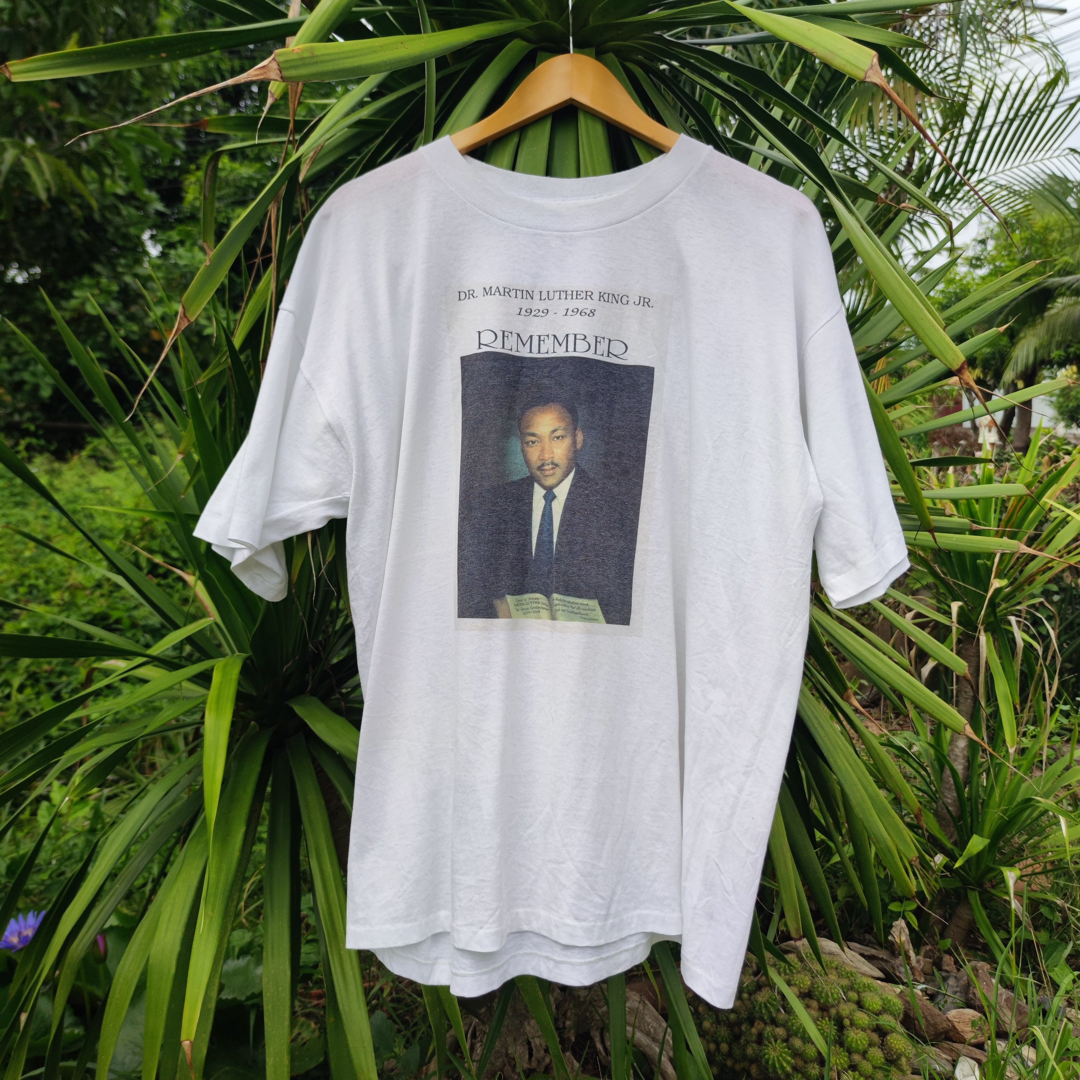 Vintage Martin Luther king Jr. Remember T-Shirt Single Stitch Size US XL / EU 56 / 4 - 1 Thumbnail