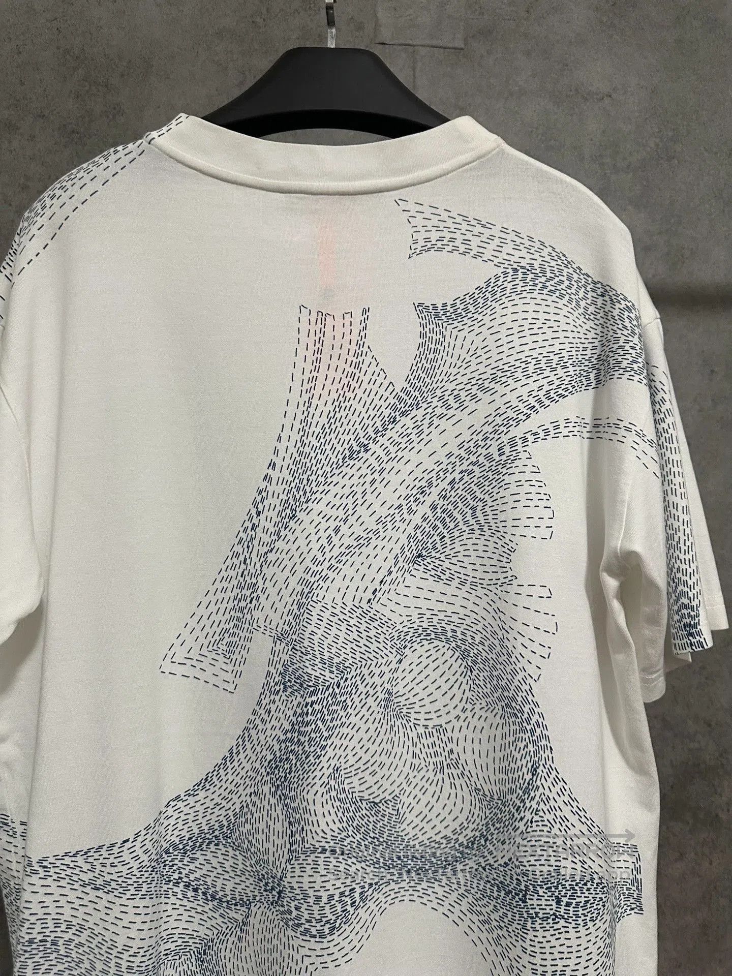 Louis Vuitton LV Three-Flower Logo Short-Sleeve T-Shirt. Size US L / EU 52-54 / 3 - 5 Thumbnail