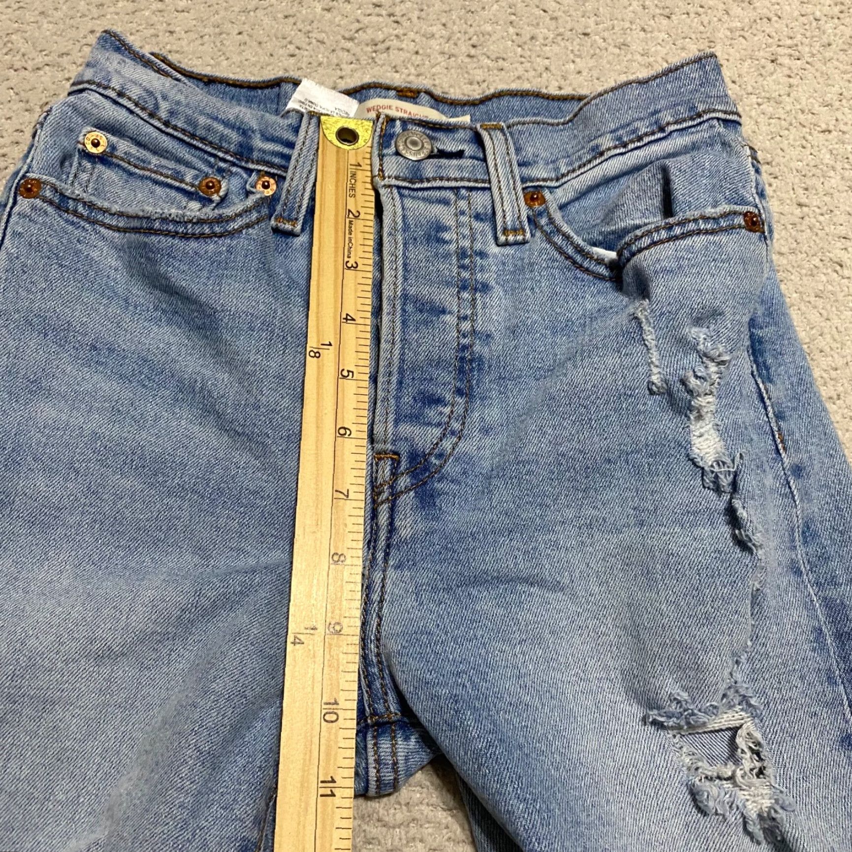 Levi's VINTAGE Levi's Womens 25 Jeans Blue Denim Medium Wash Wedgie Straight Raw Hem Distressed Size 42" / US 20 - 7 Thumbnail