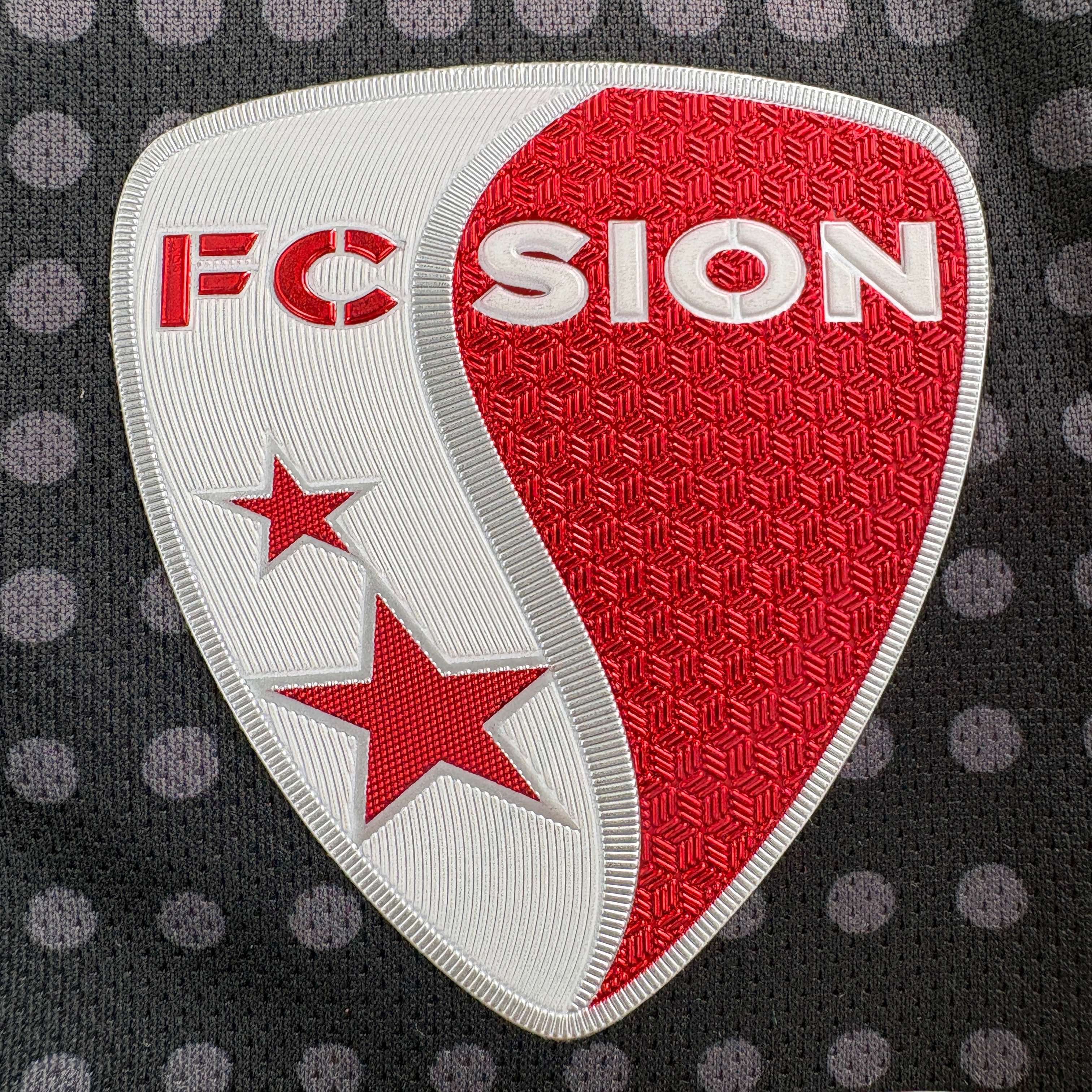 Errea Sion II 2016-17 Errea GK Noah Berchtold football jersey sz L Size US L / EU 52-54 / 3 - 3 Thumbnail