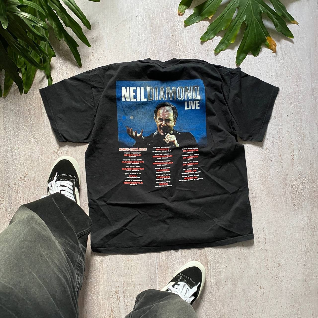 Band Tees × Vintage VINTAGE Y2K 2005 NEIL DIAMOND FADED TOUR RARE T SHIRT 297 Size US XL / EU 56 / 4 - 2 Thumbnail