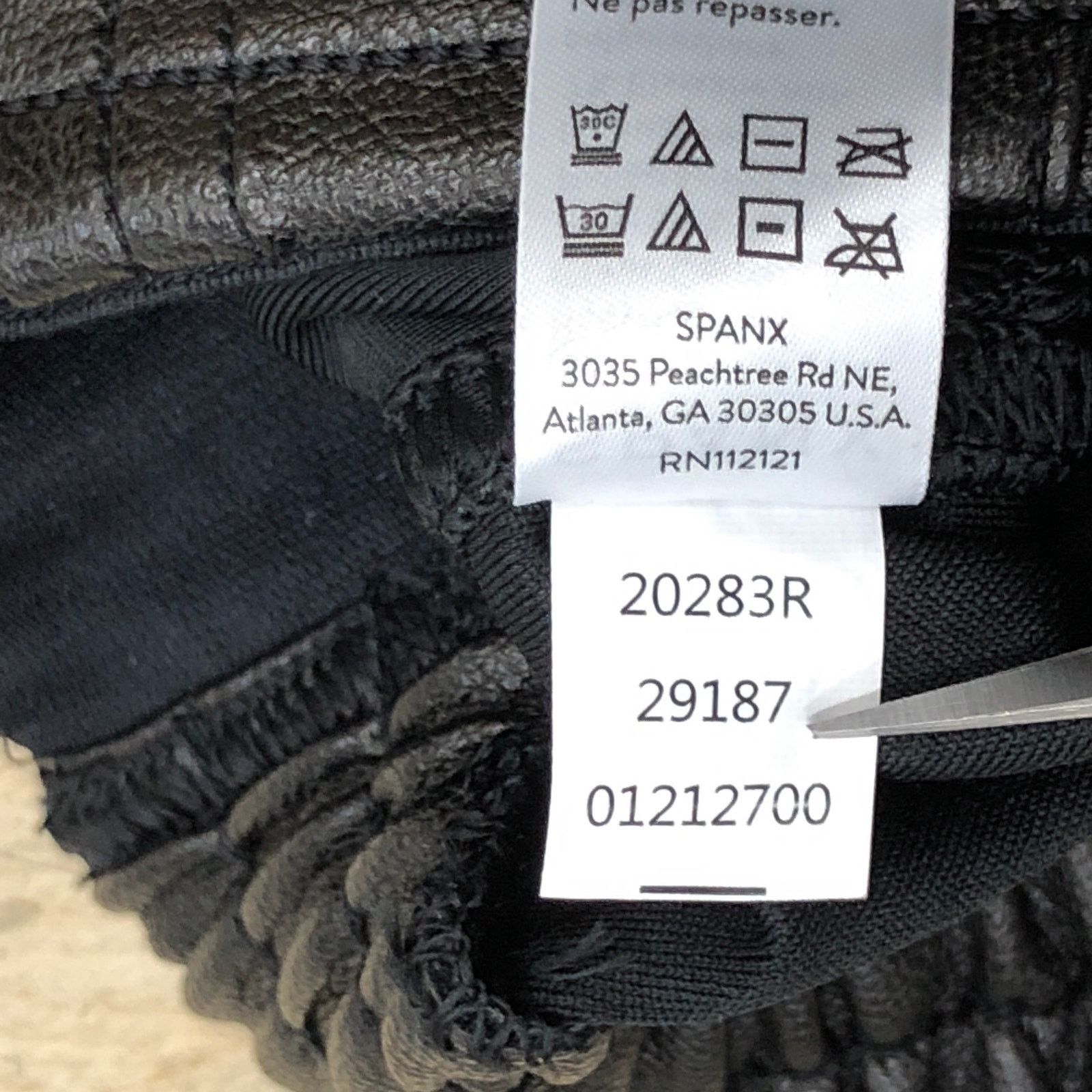 Spanx Spanx Sz XS Pants Leather Like Jogger Noir Coated BRAND NEW Size 26" / US 2 / IT 38 - 13 Thumbnail