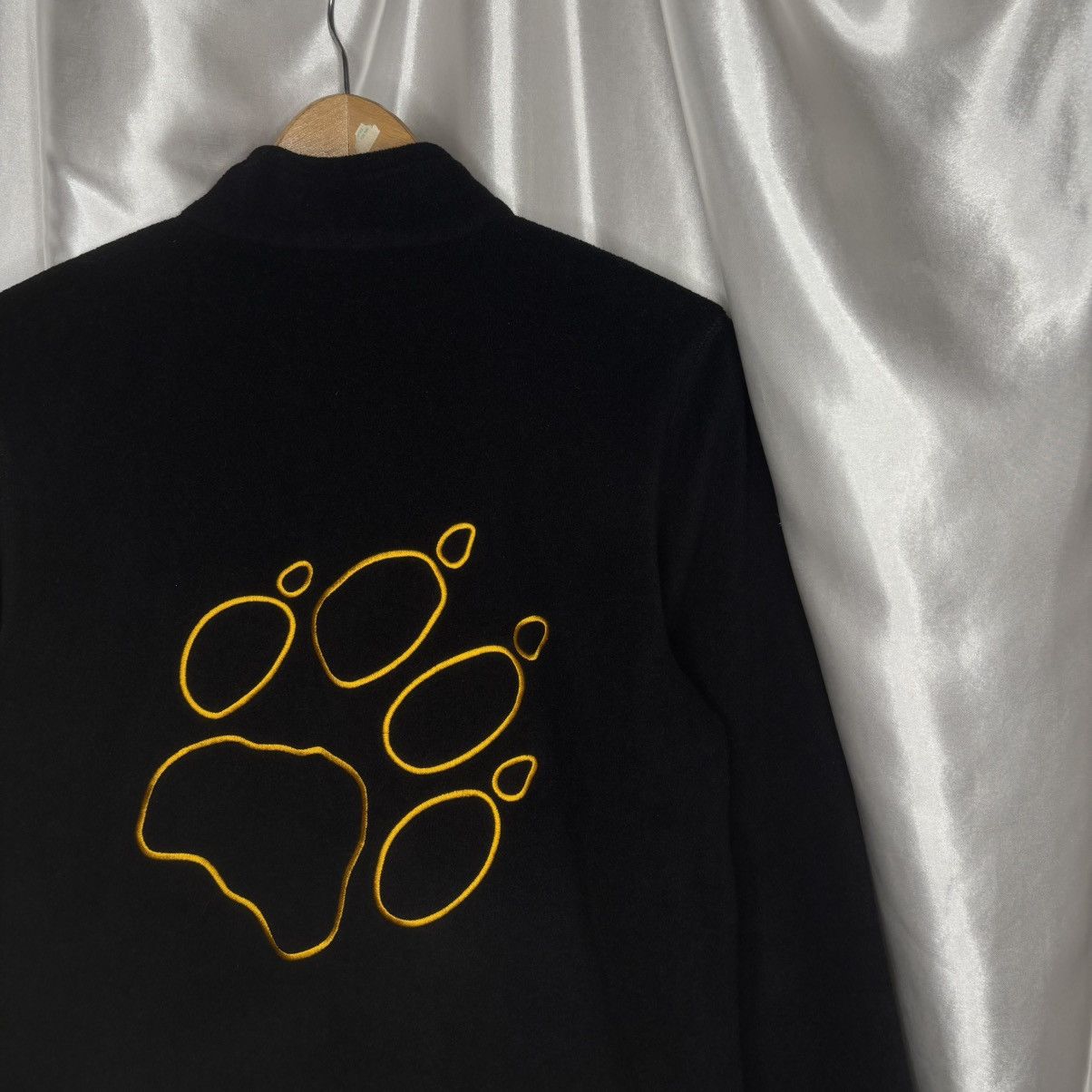 Jack Wolfskin × Vintage black Jack wolfskin fleece sweatshirt with logo embroidery Size US S / EU 44-46 / 1 - 3 Thumbnail