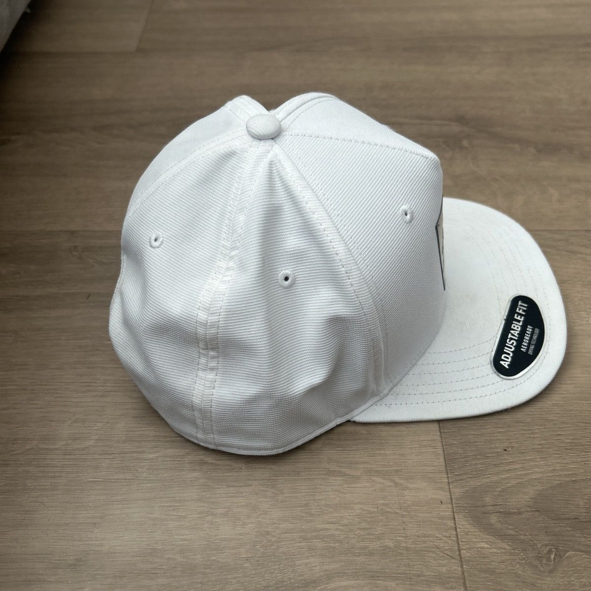 Adidas Adidas vintage mens white adjustable snap back Size ONE SIZE - 2 Thumbnail