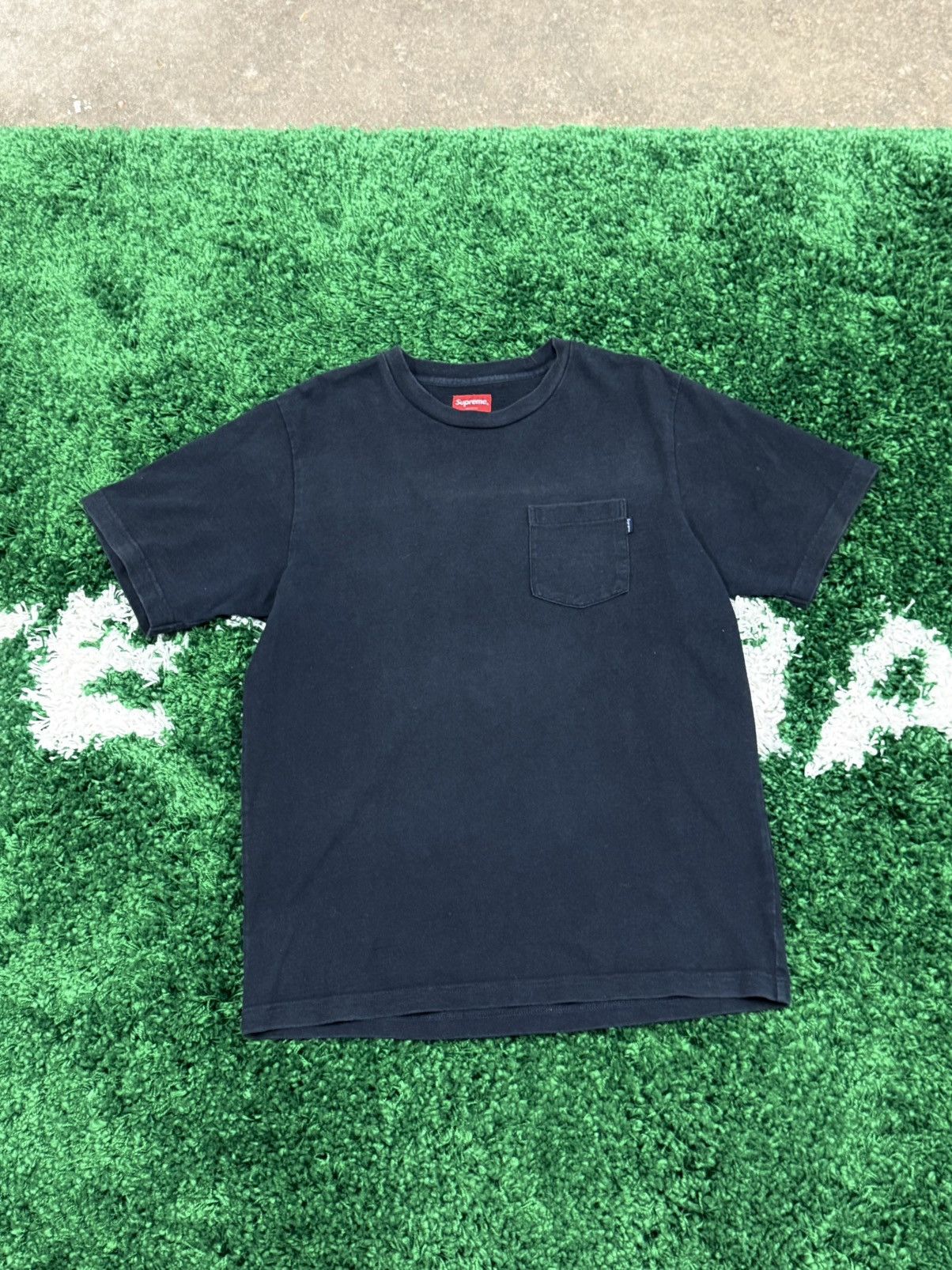 Supreme Supreme Navy Pocket Tee Cut Sewn Medium M Size US M / EU 48-50 / 2 - 1 Thumbnail