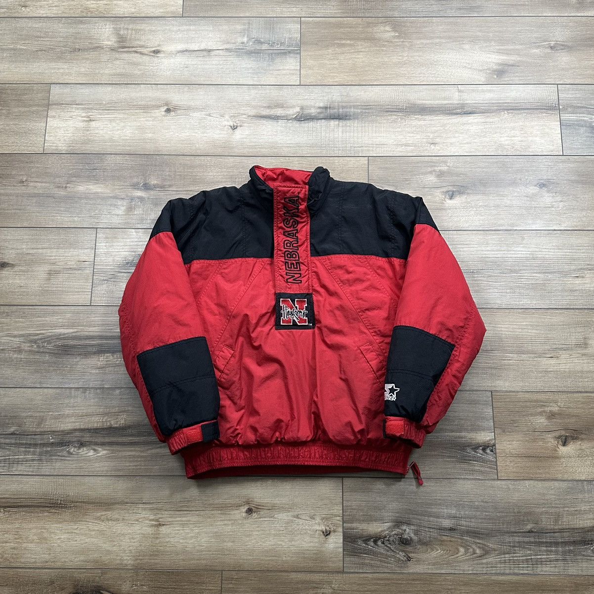 Starter Vintage 2000s Starter Nebraska Red and Black Puffer Jacket Size US S / EU 44-46 / 1 - 1 Thumbnail