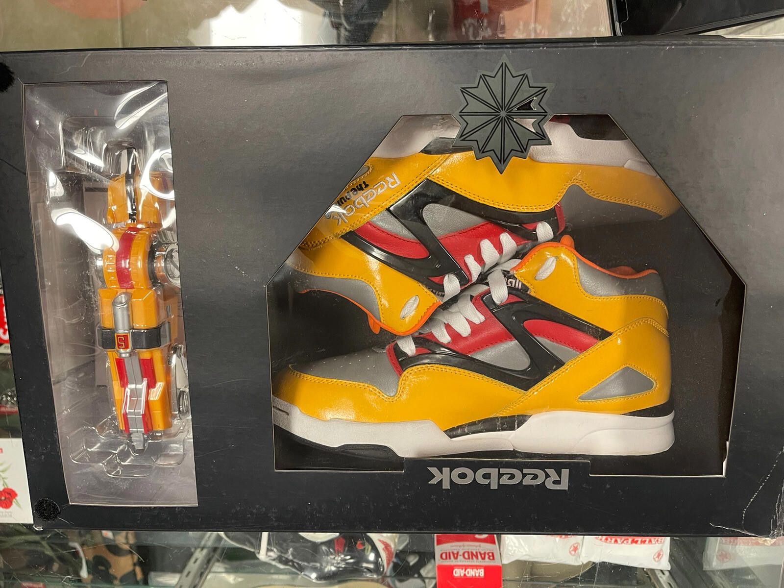 Reebok Size 8 - Reebok Omni Pump Voltron Rare Toy Collectible Size US 8 / EU 41 - 12 Thumbnail