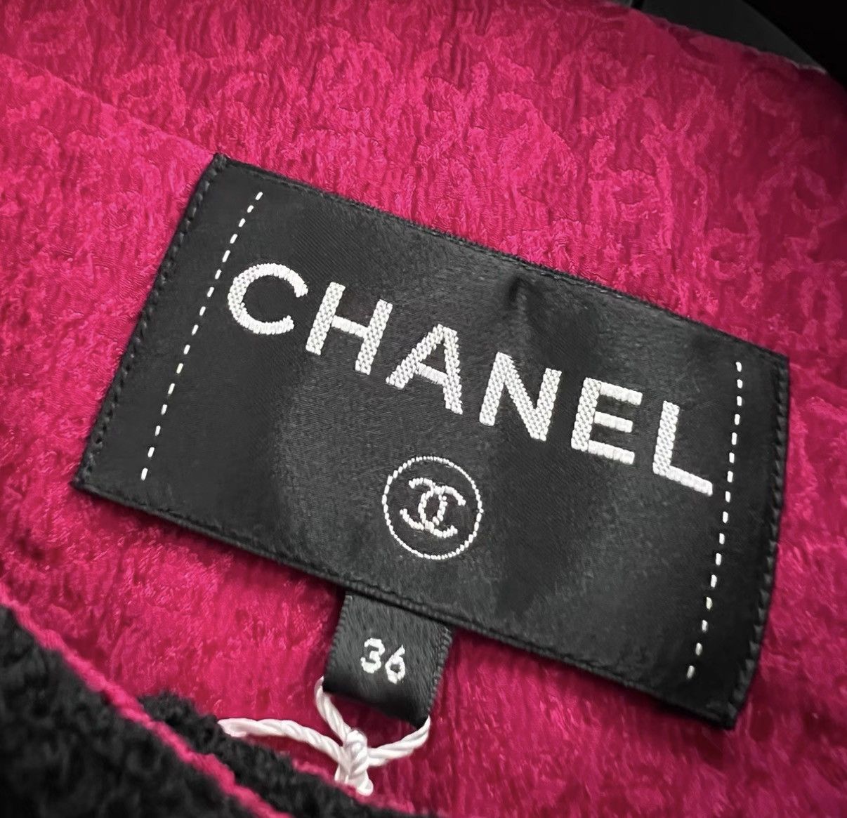 Chanel CHANEL Black & Pink Color Block Cropped Jacket J41 Size XS / US 0-2 / IT 36-38 - 4 Thumbnail