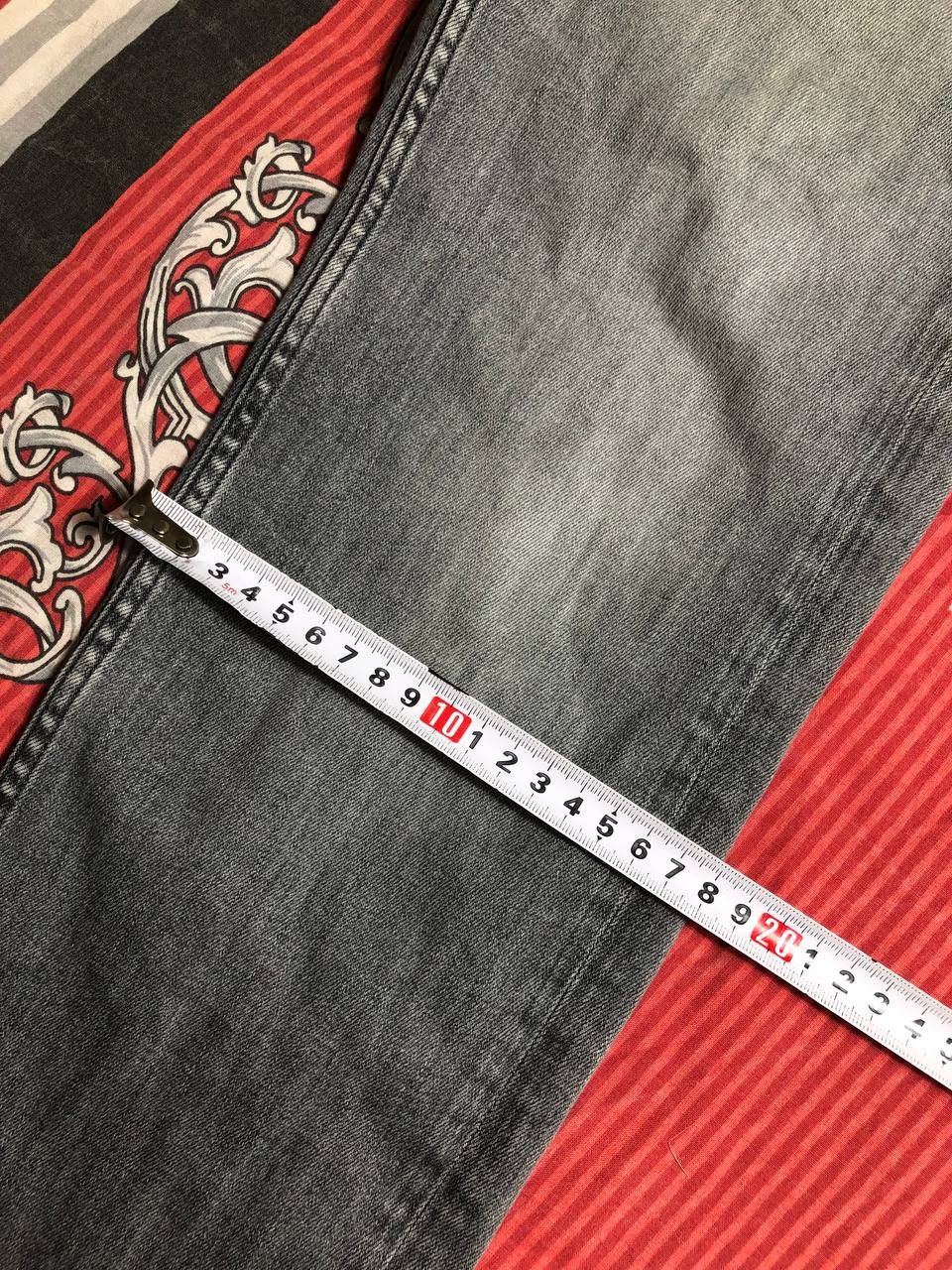 Hugo Boss Dirty Painted Distressed Thrashed Faded Baggy Jeans Y2K Size US 32 / EU 48 - 11 Thumbnail