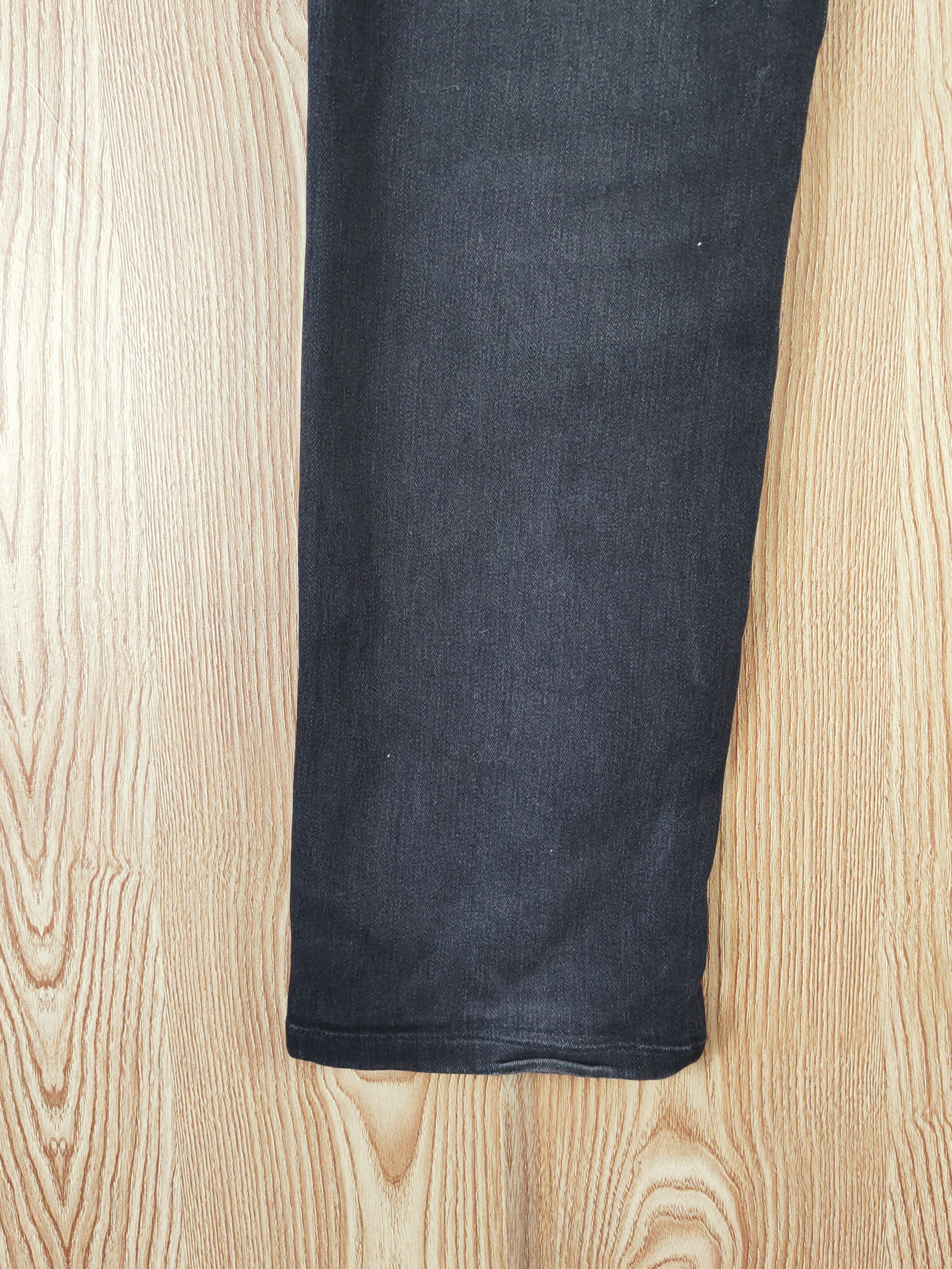 Japanese Brand Uniqlo Black Distressed Ripped Jeans #W073 Size US 31 - 10 Thumbnail