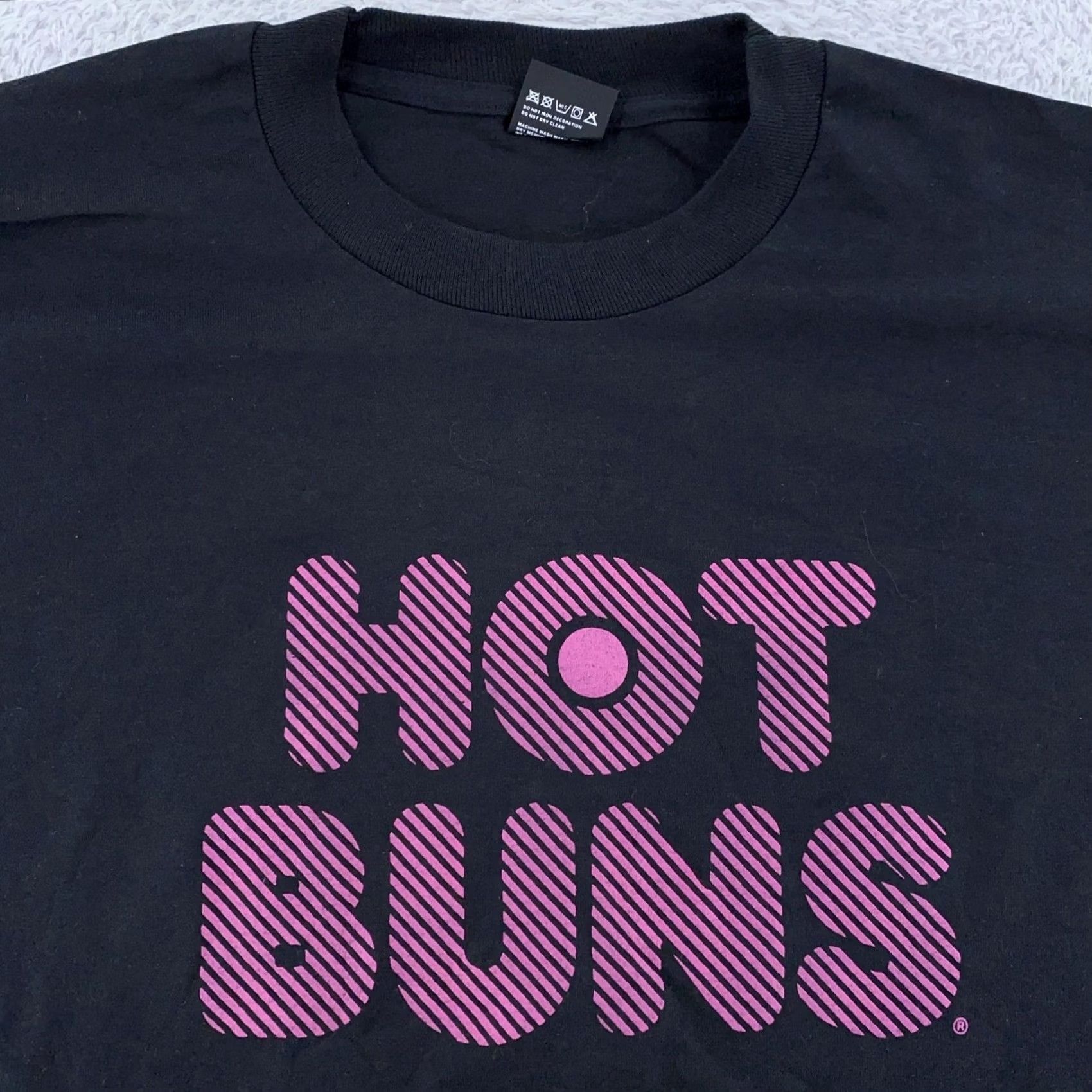 Vintage VINTAGE Screen Stars Funny Graphic Butt Hot Buns Shirt Mens Large Black 90s Tee Crew Neck Short Sleeve Size US L / EU 52-54 / 3 - 2 Thumbnail