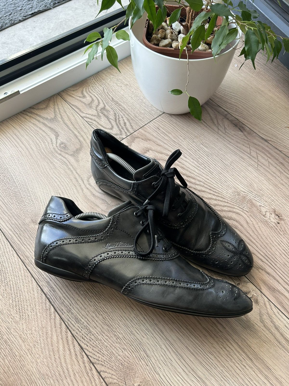 Louis Vuitton LOUIS VUITTON TRAINER SNEAKERS Size US 10 / EU 43 - 1 Thumbnail