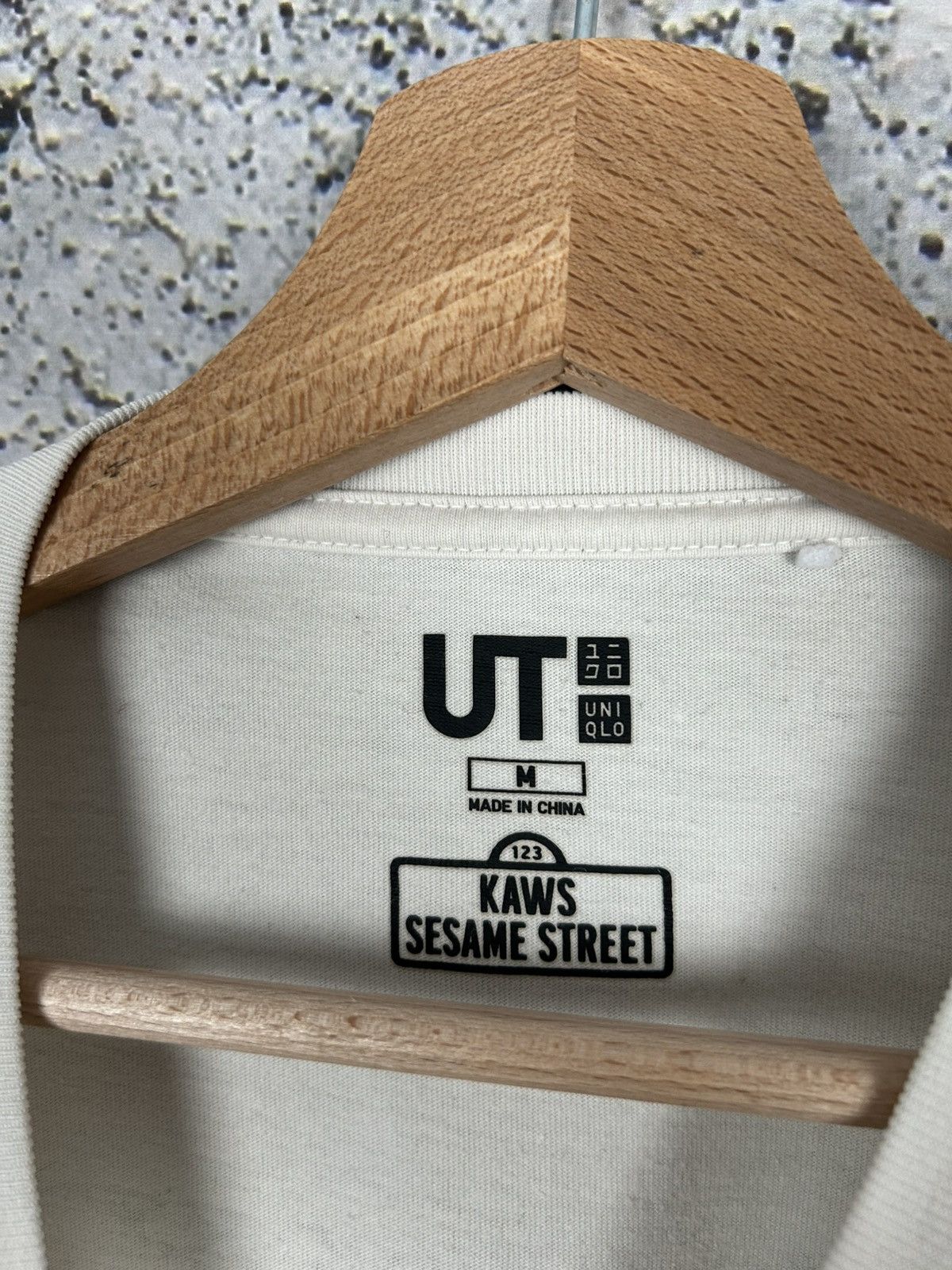 Uniqlo Uniqlo x Kaws Sesame Street Japanese Graphic Tee Streetwear Size US M / EU 48-50 / 2 - 5 Thumbnail