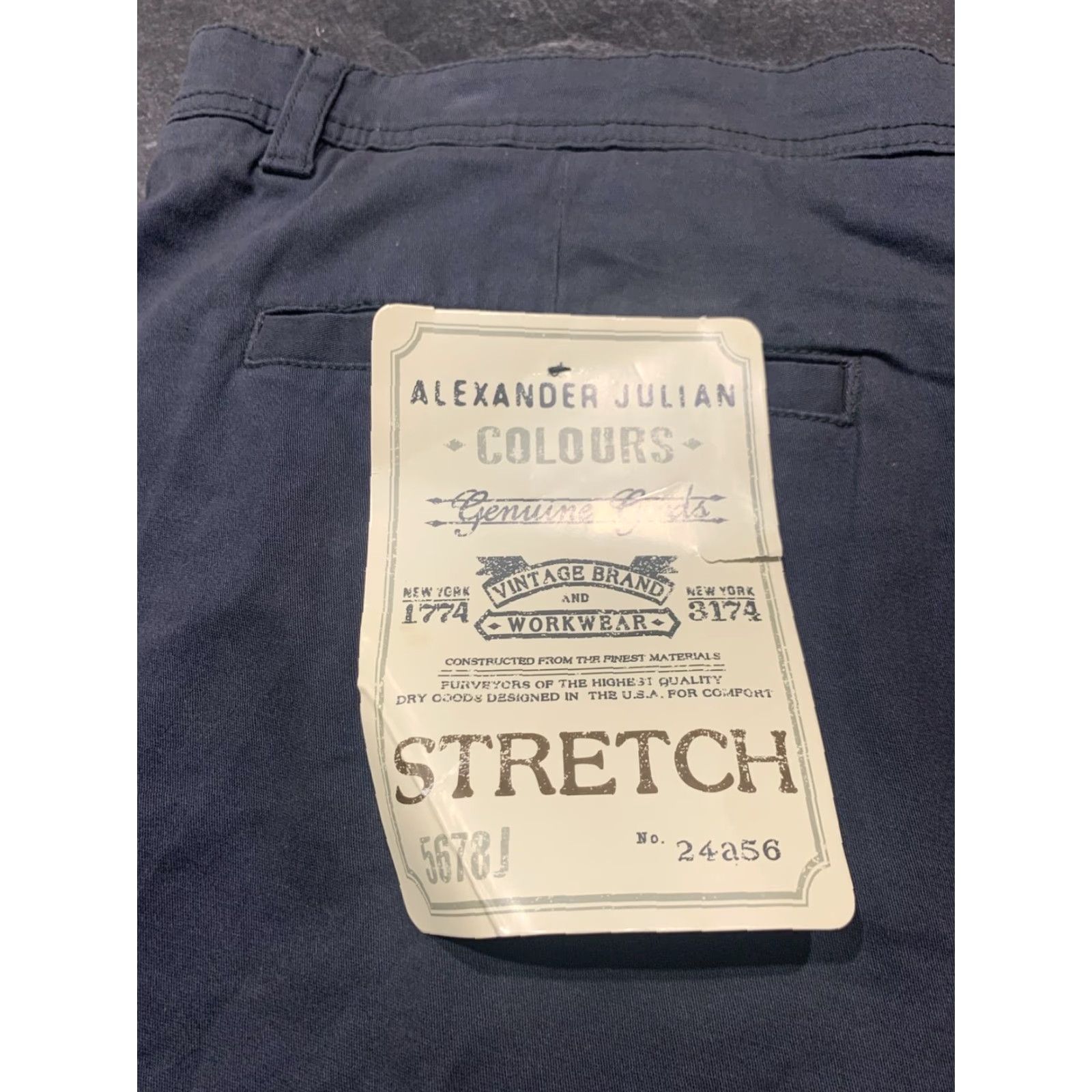Alexander Julian VINTAGE Alexander Julian Colours Men's Bermuda Shorts Size 46 Gray Cotton Stretch Casual Travel Size US 30 / EU 46 - 4 Thumbnail
