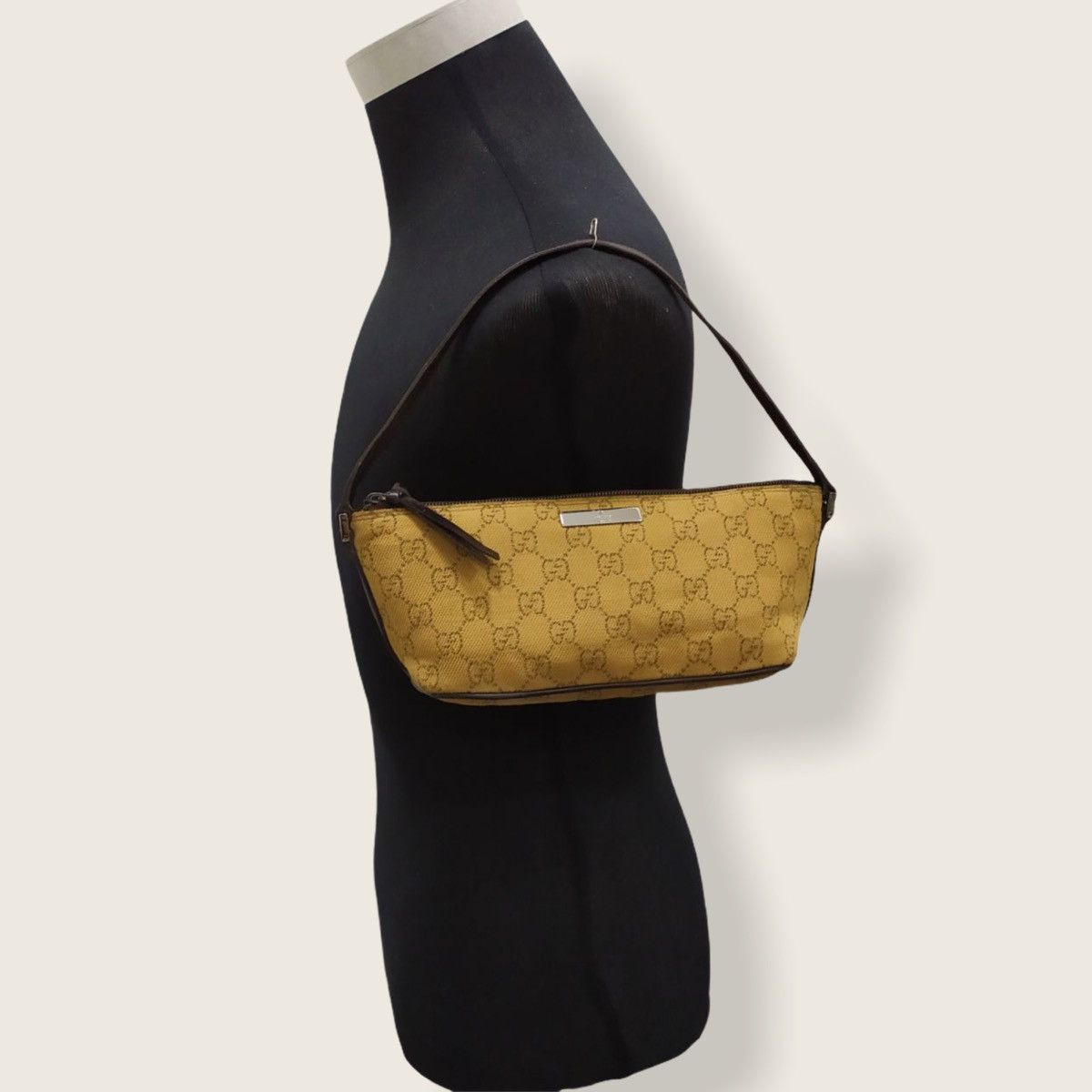 ‼️LASTDROP‼️ AUTHENTIC GUCCI GG CANVAS BOAT BAGUETTE BAG