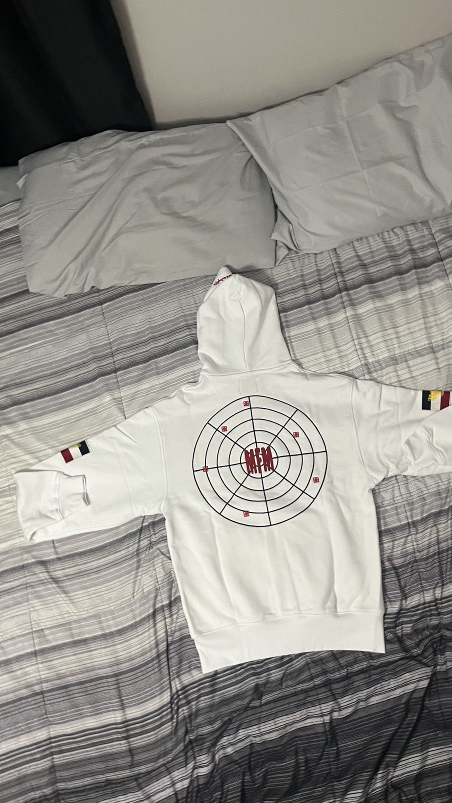 MURD333R.FM 'PEACEMAKER' WHITE ZIP UP HOODIE