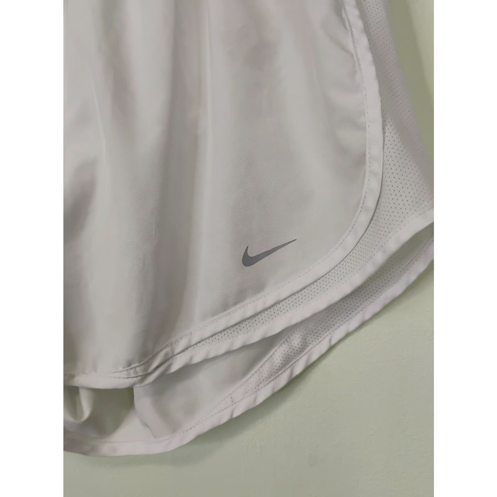 Nike Nike Dri-Fit Running Shorts Womens XL White Lined Athletic No Pockets Size 40" / US 18 - 3 Thumbnail