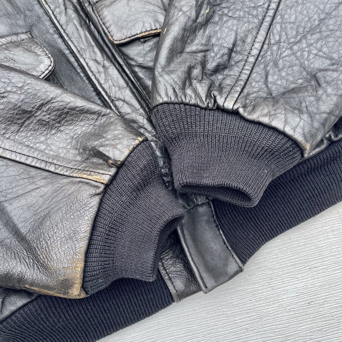 Avirex Distressed Avirex 1989 Heavy Flight Bomber Leather Jacket Size US M / EU 48-50 / 2 - 15 Thumbnail