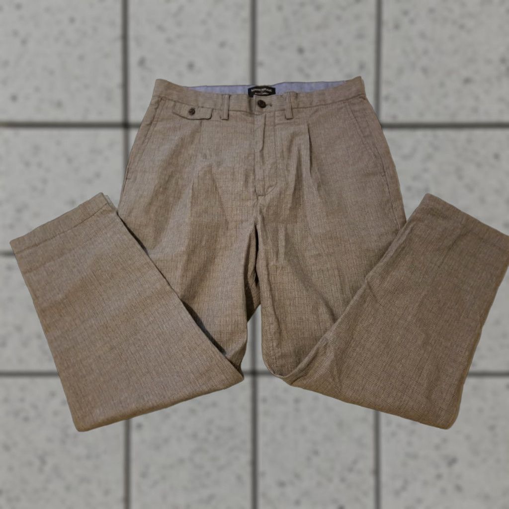 Banana Republic Banana Republic Khaki Dress Pants Gray Cotton 32x30 32x27 Pants Mens Regular Inseam 30 Chino Trouser Slack Dress Pants Size US 32 / EU 48 - 1 Thumbnail