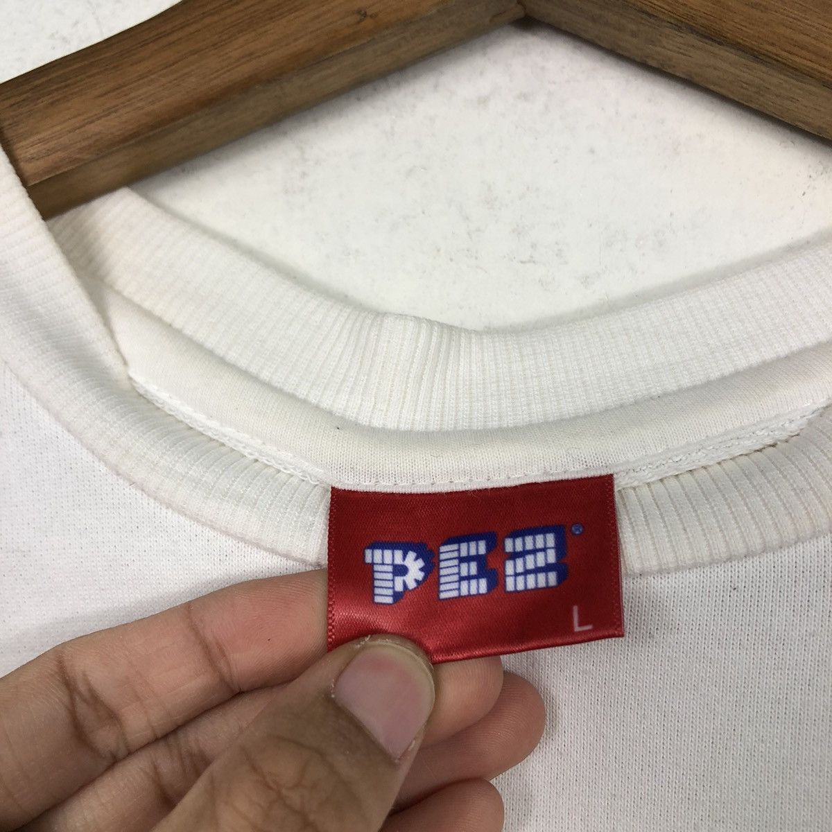 Japanese Brand PEZ Vintage Character Dispenser Crewneck – Rare Promo Piece Size US L / EU 52-54 / 3 - 14 Thumbnail