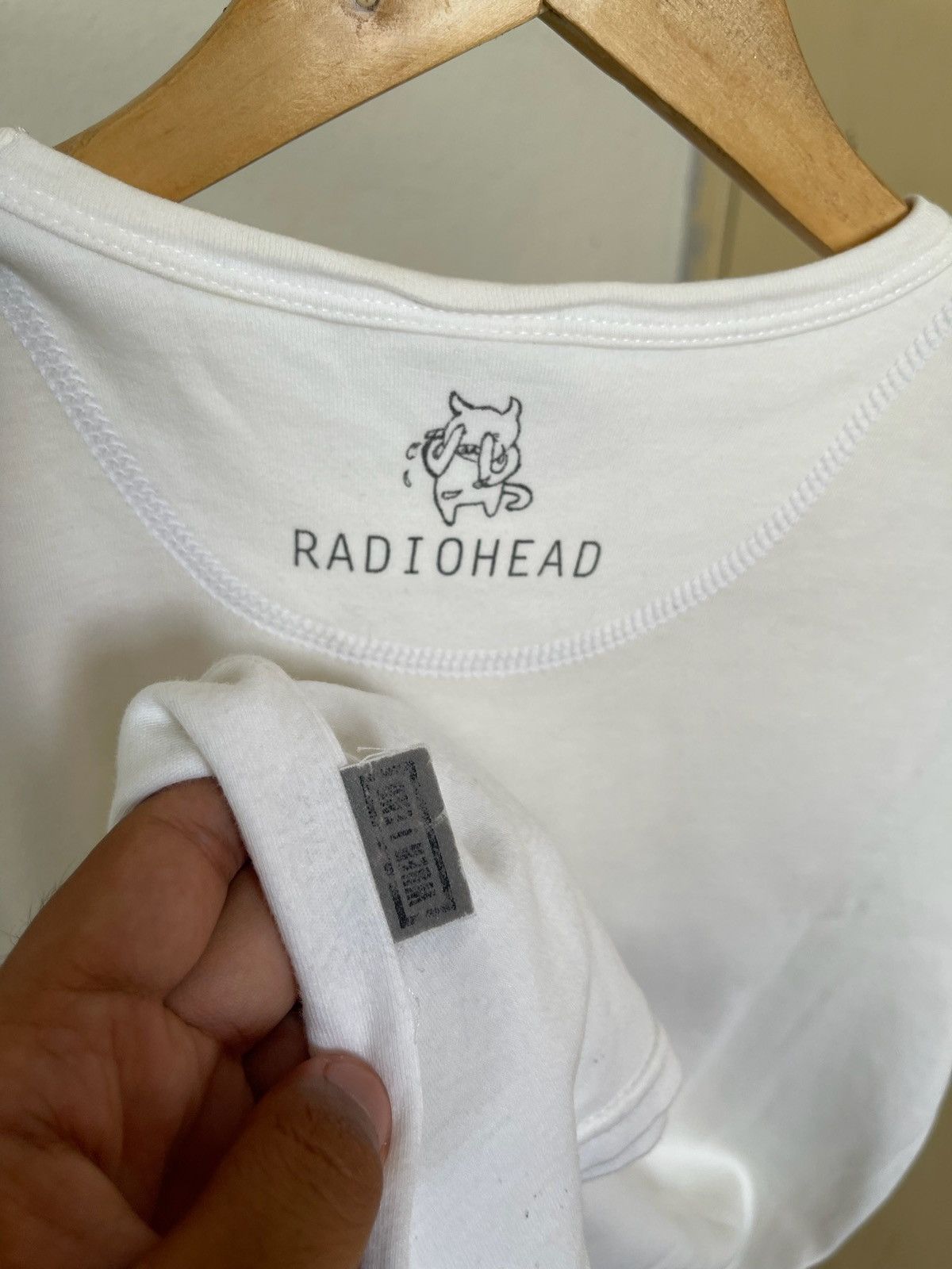 Band Tees × Vintage Vintage Radiohead Amnesiac Tshirt Size US S / EU 44-46 / 1 - 7 Thumbnail